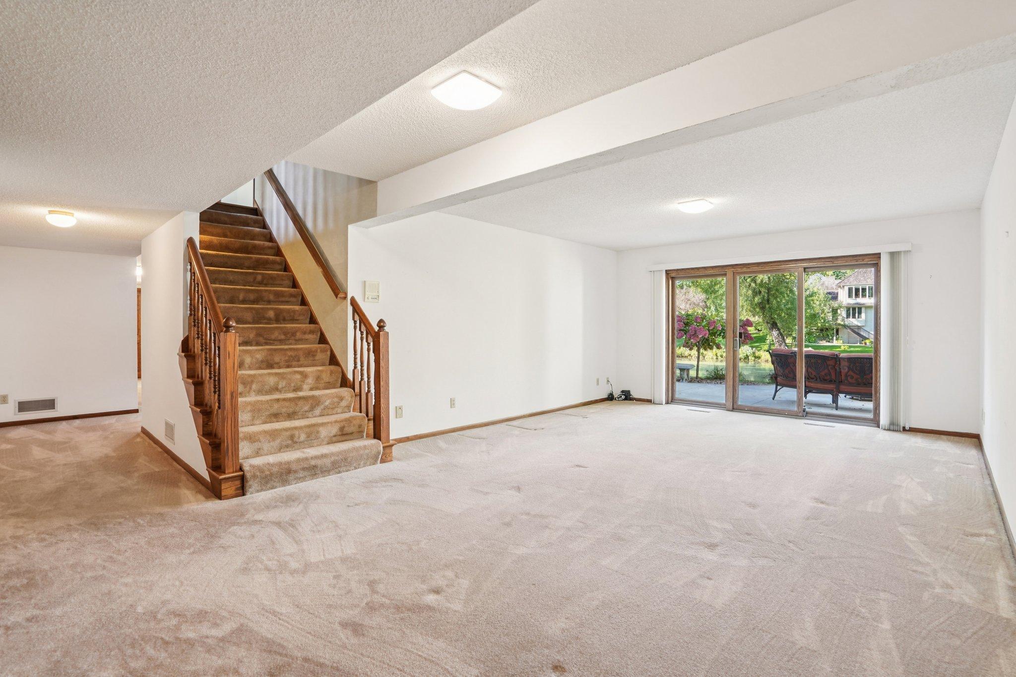 3665 Vinewood Lane N