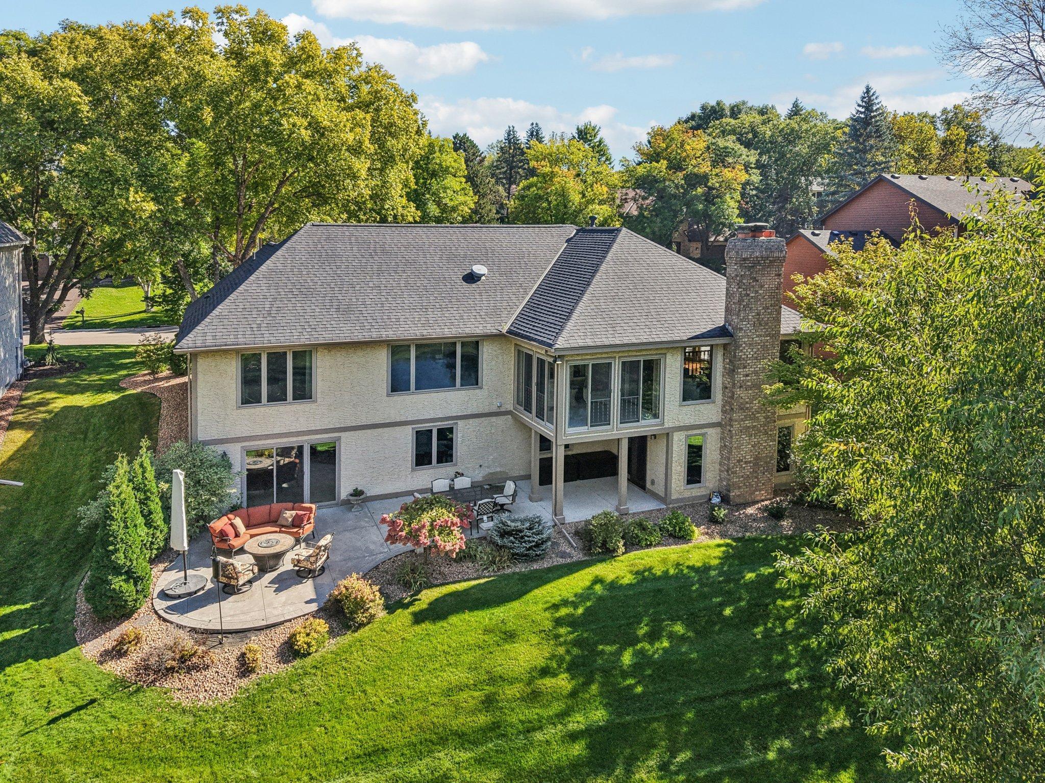 3665 Vinewood Lane N