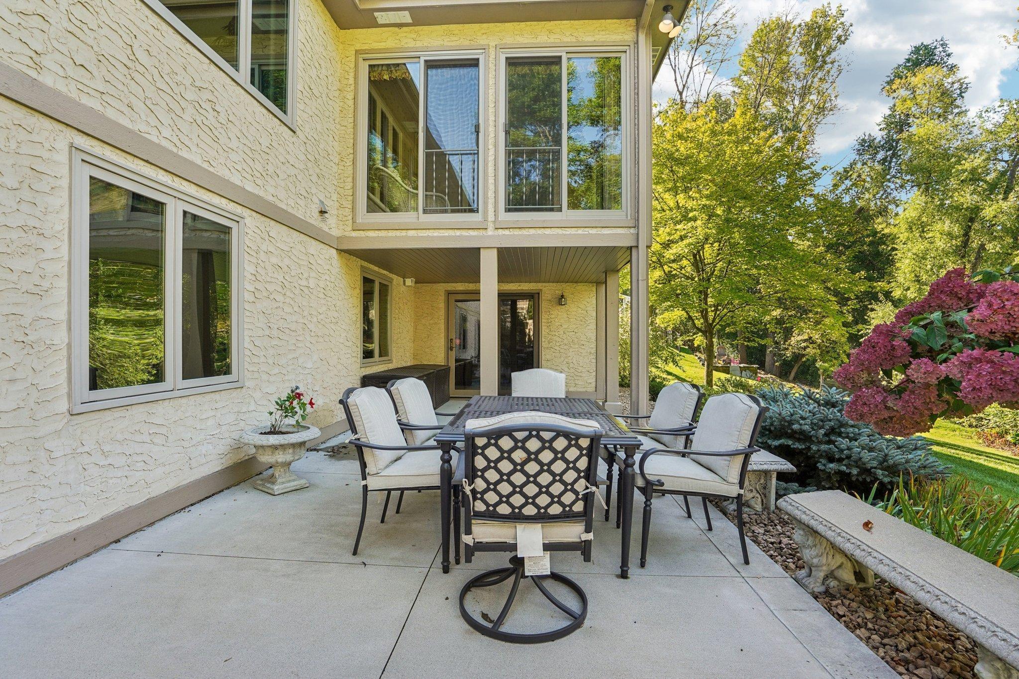 3665 Vinewood Lane N