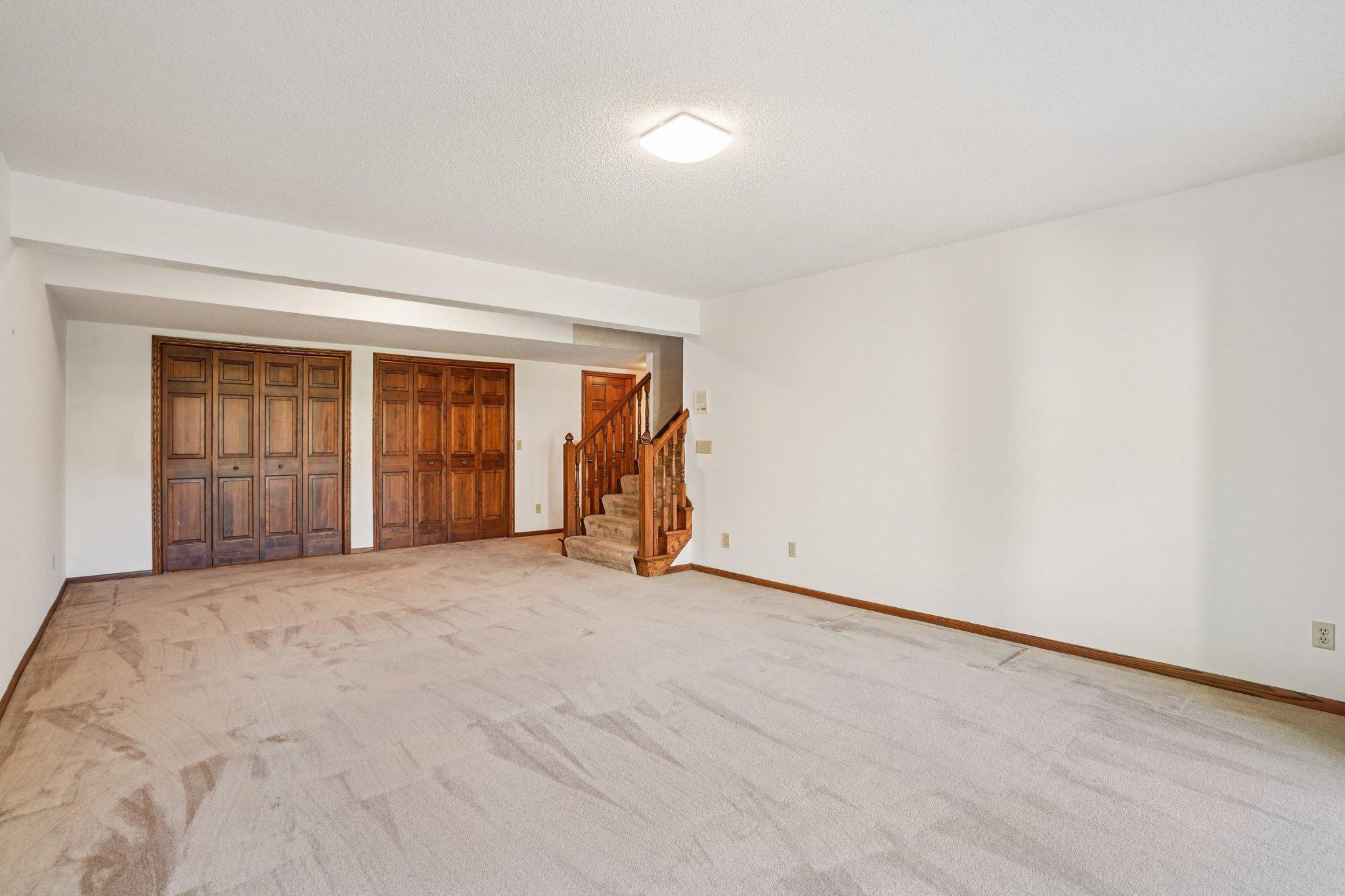 3665 Vinewood Lane N