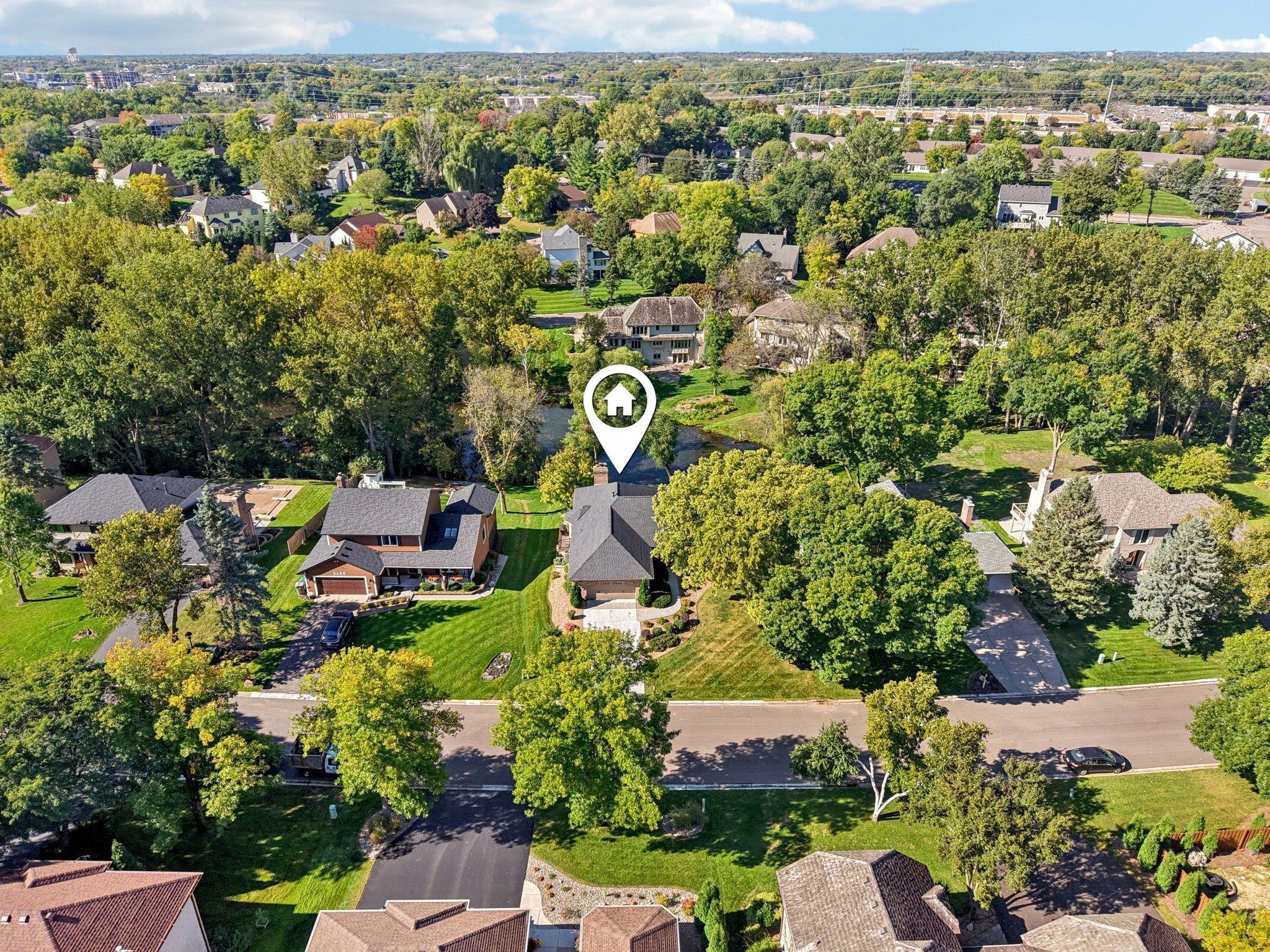 3665 Vinewood Lane N