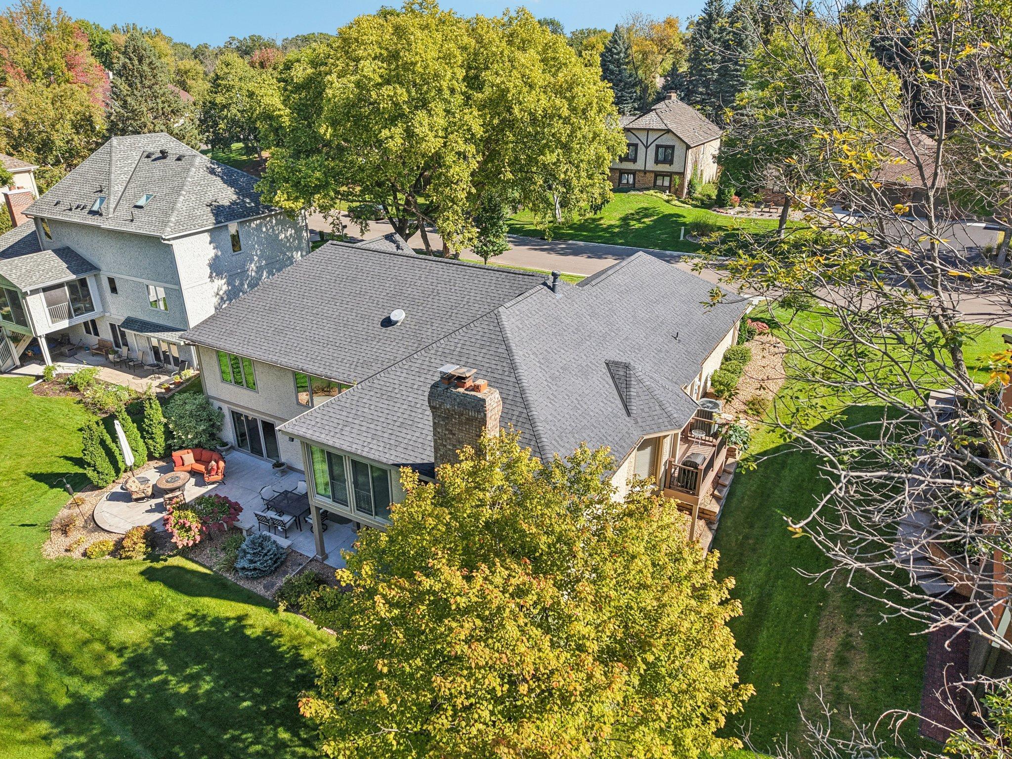 3665 Vinewood Lane N