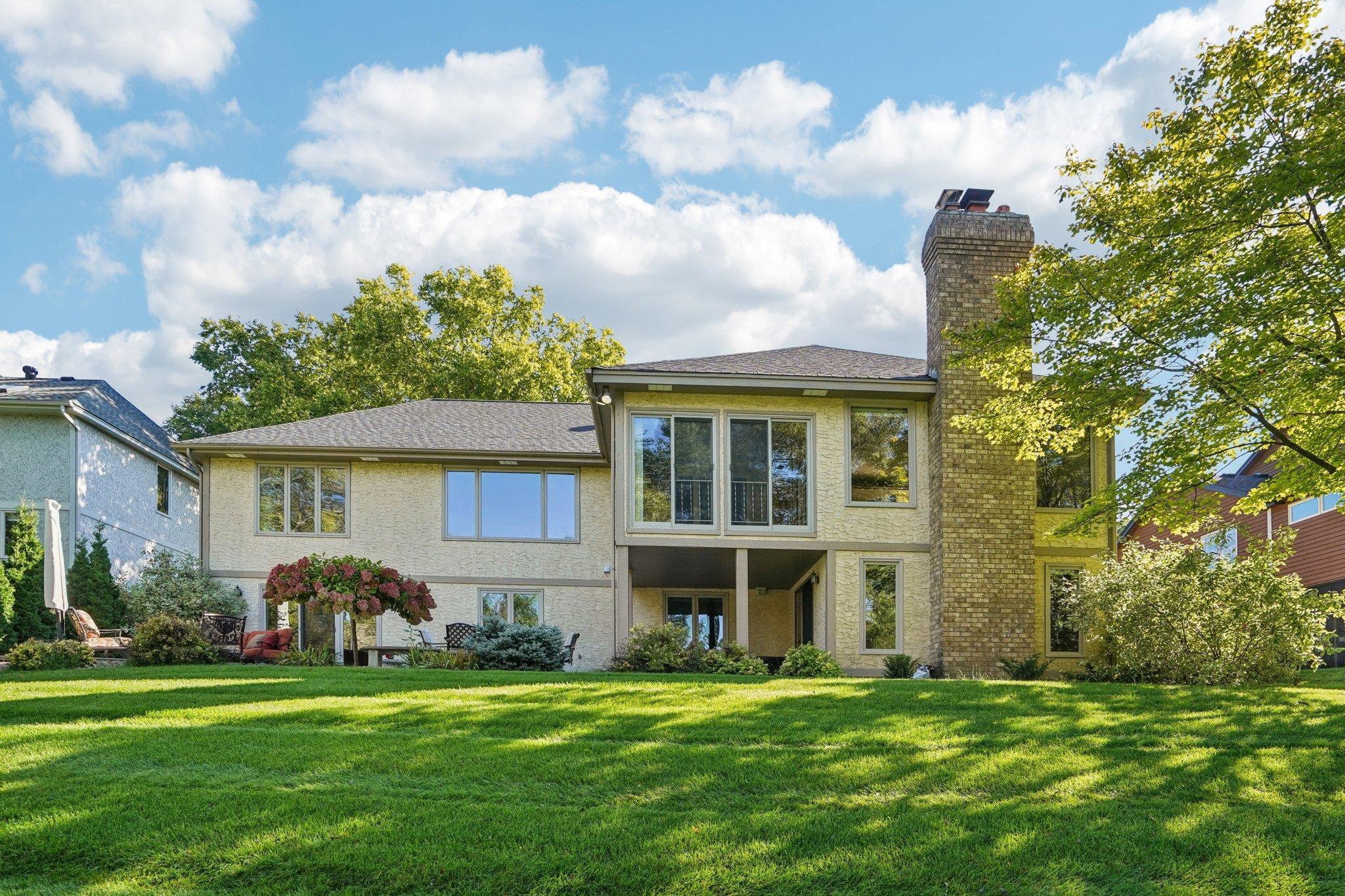 3665 Vinewood Lane N