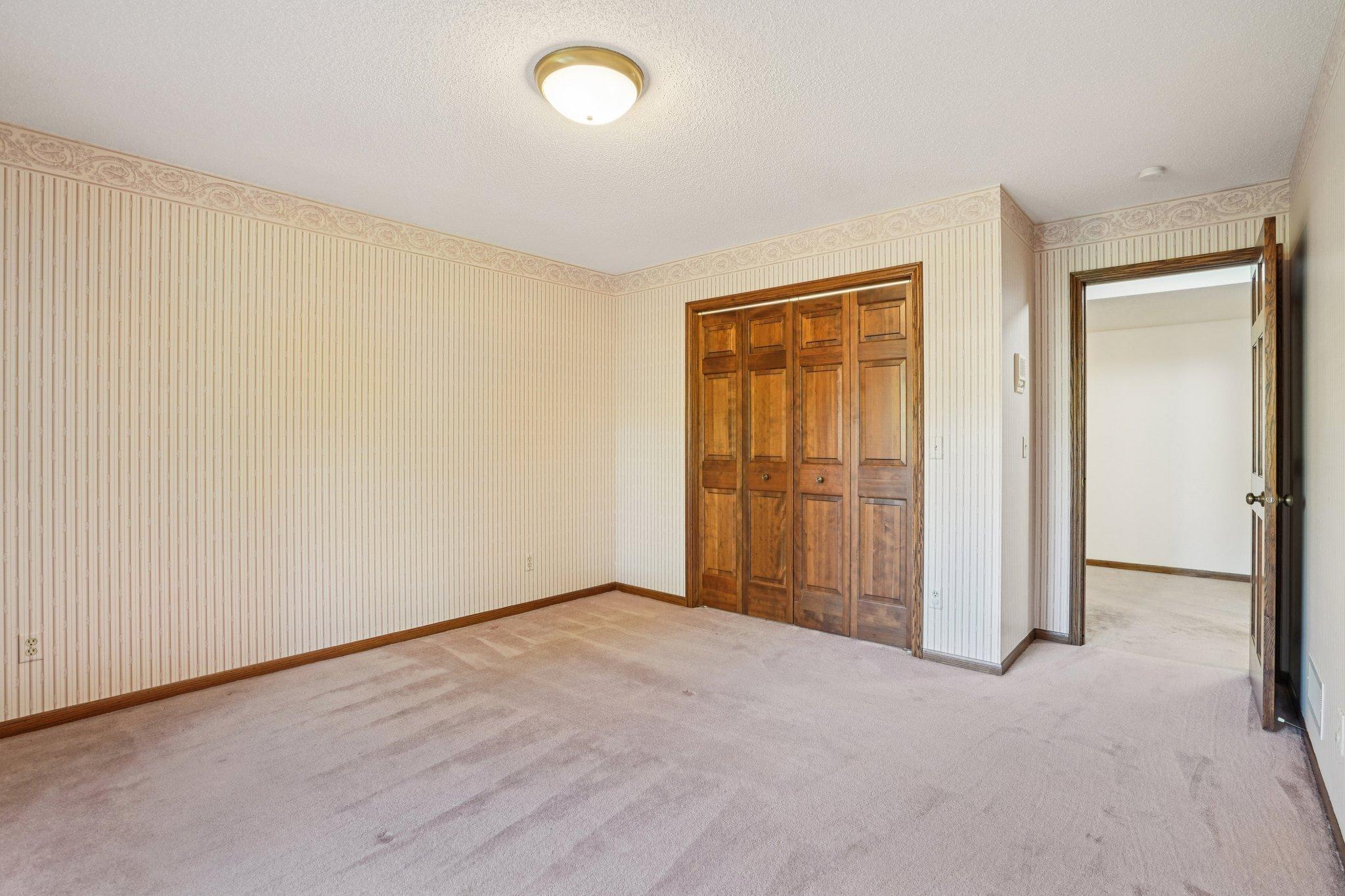 3665 Vinewood Lane N