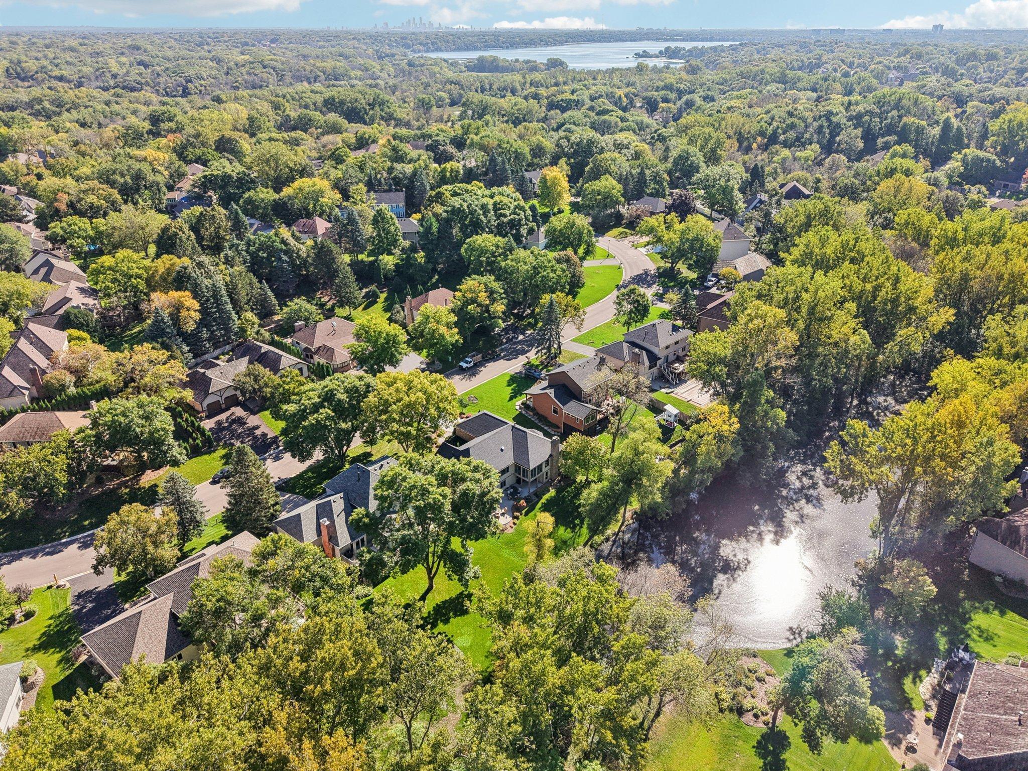 3665 Vinewood Lane N