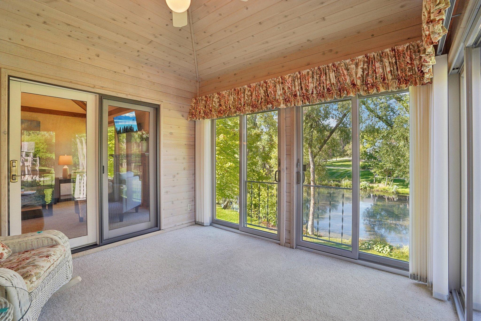 3665 Vinewood Lane N