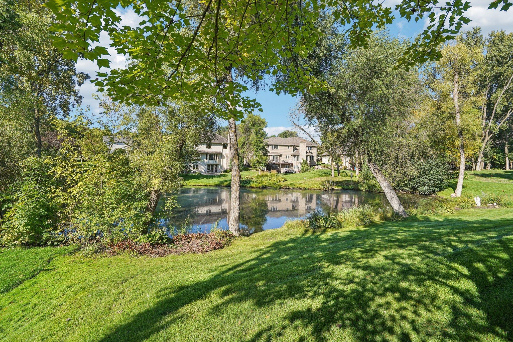 3665 Vinewood Lane N