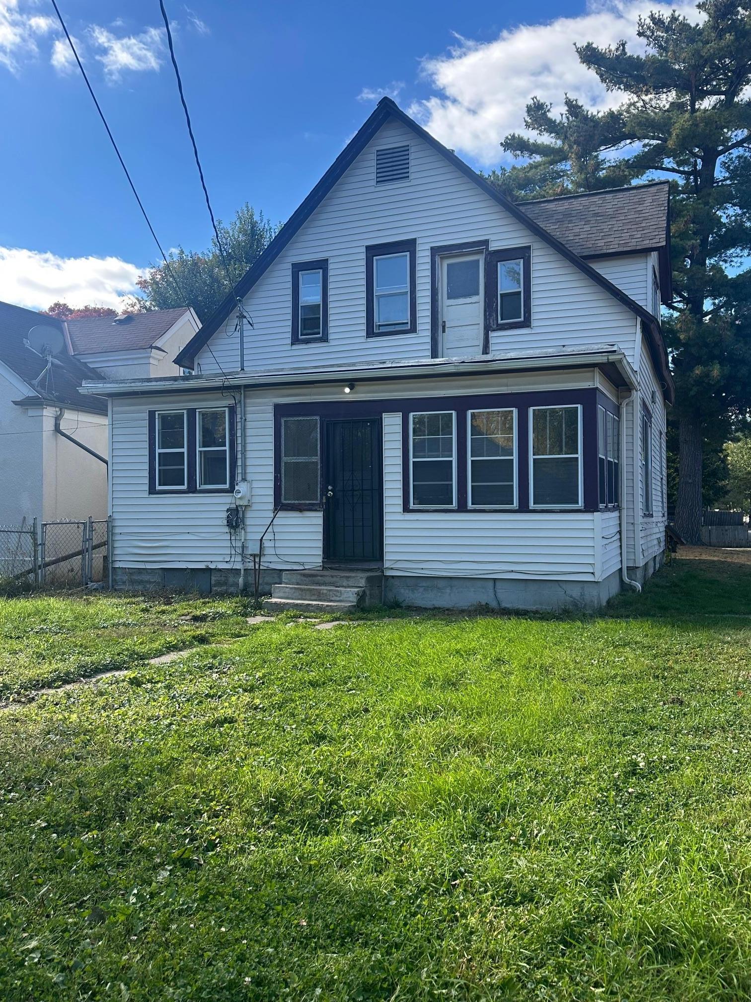 2958 Russell Avenue N