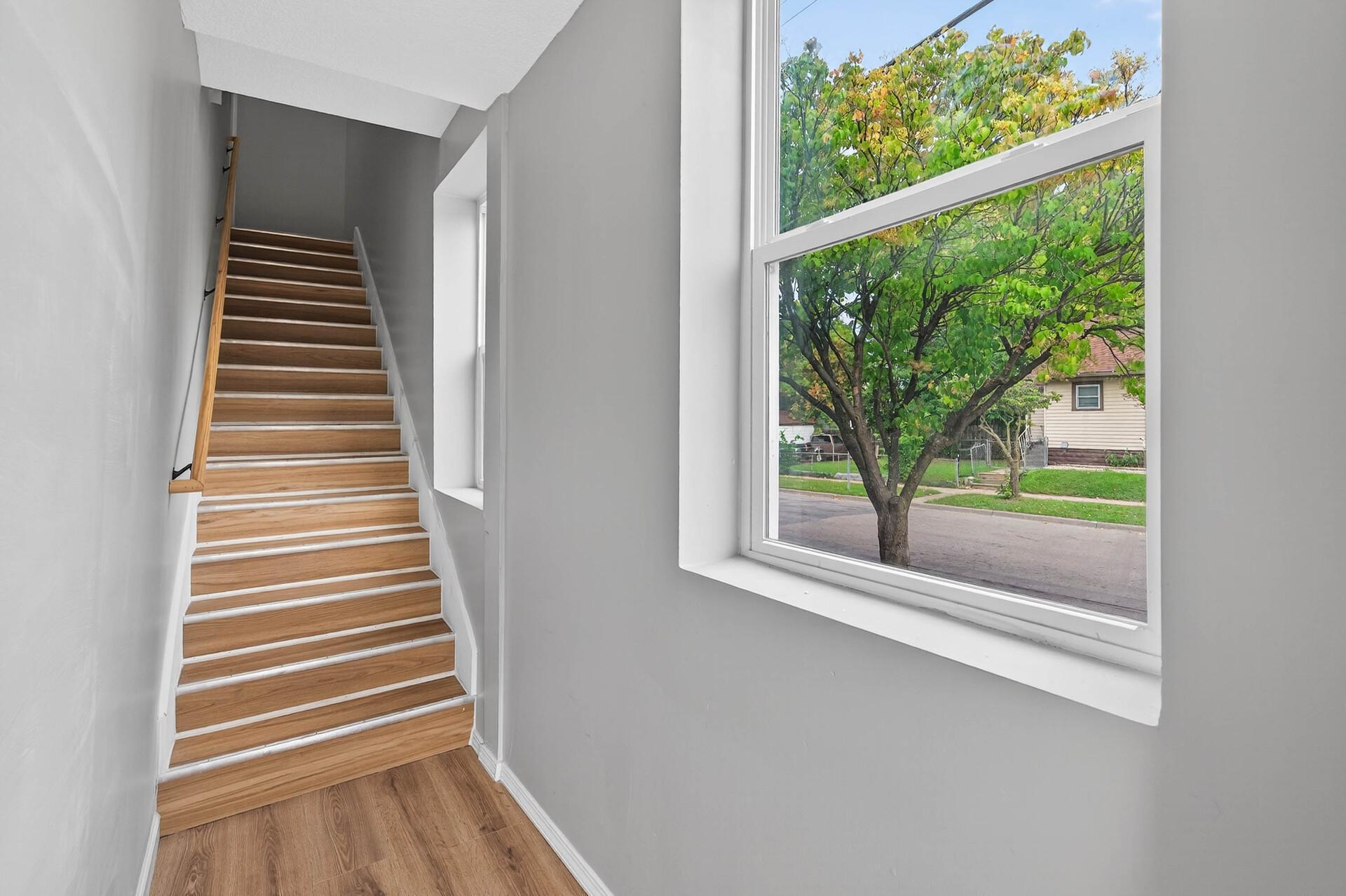 1235 Minnehaha Avenue E