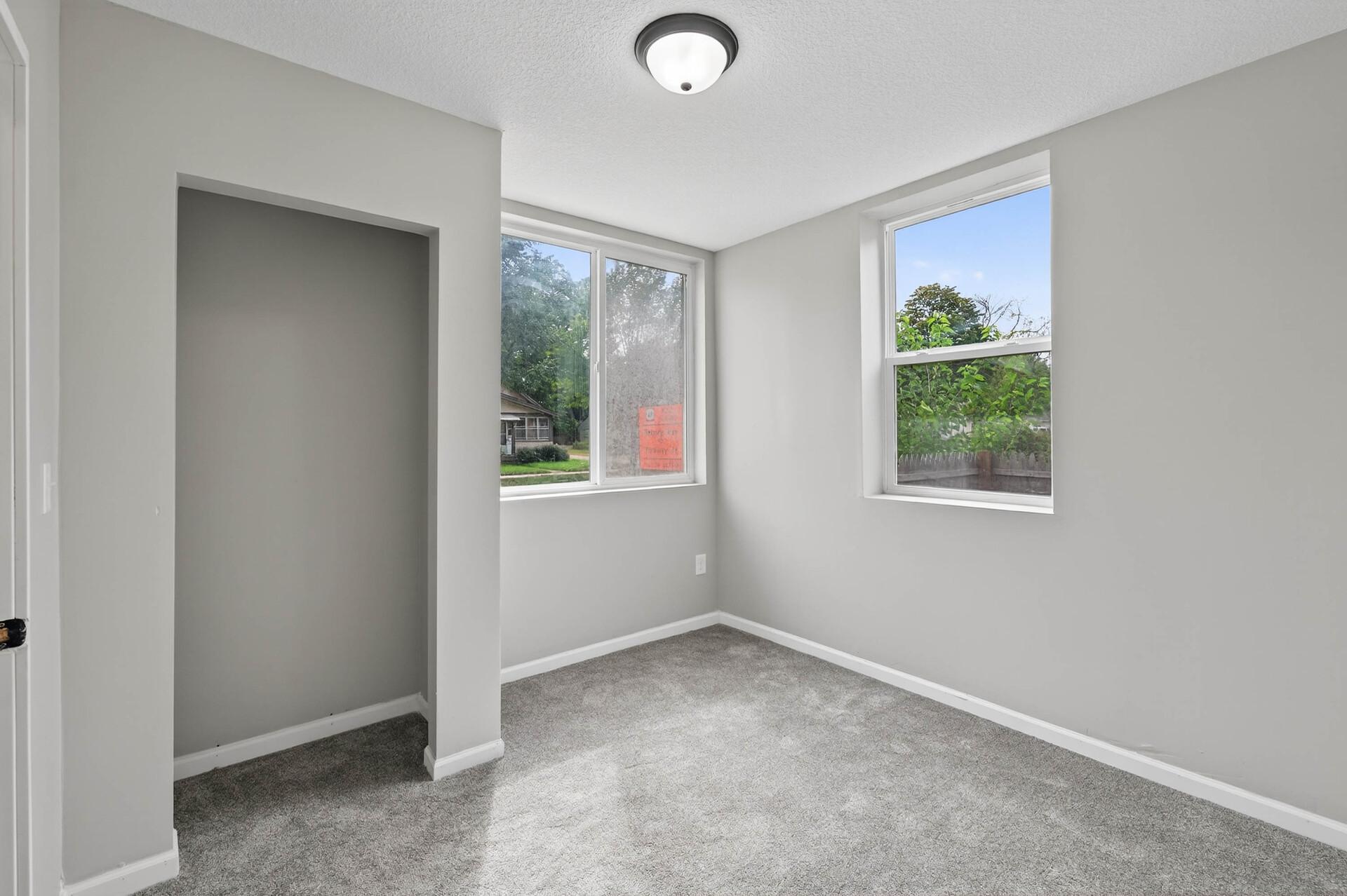 1235 Minnehaha Avenue E