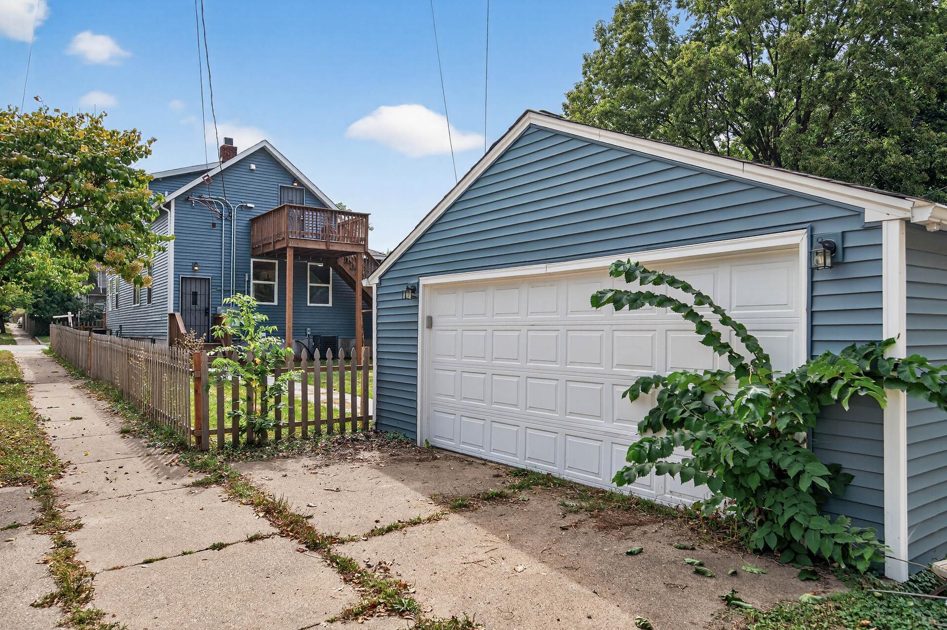 1235 Minnehaha Avenue E
