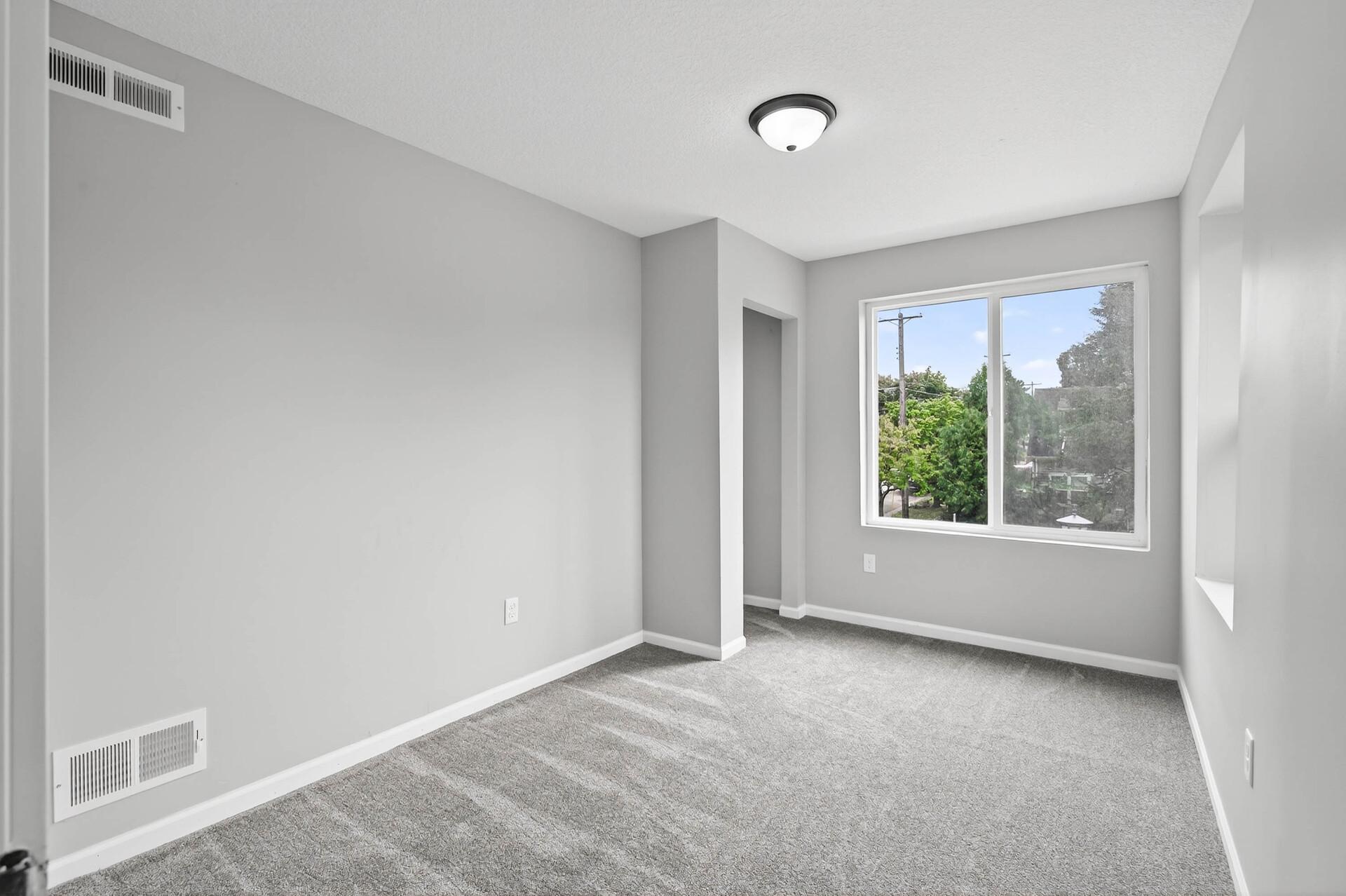 1235 Minnehaha Avenue E