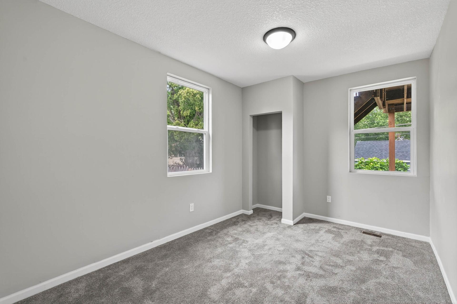 1235 Minnehaha Avenue E