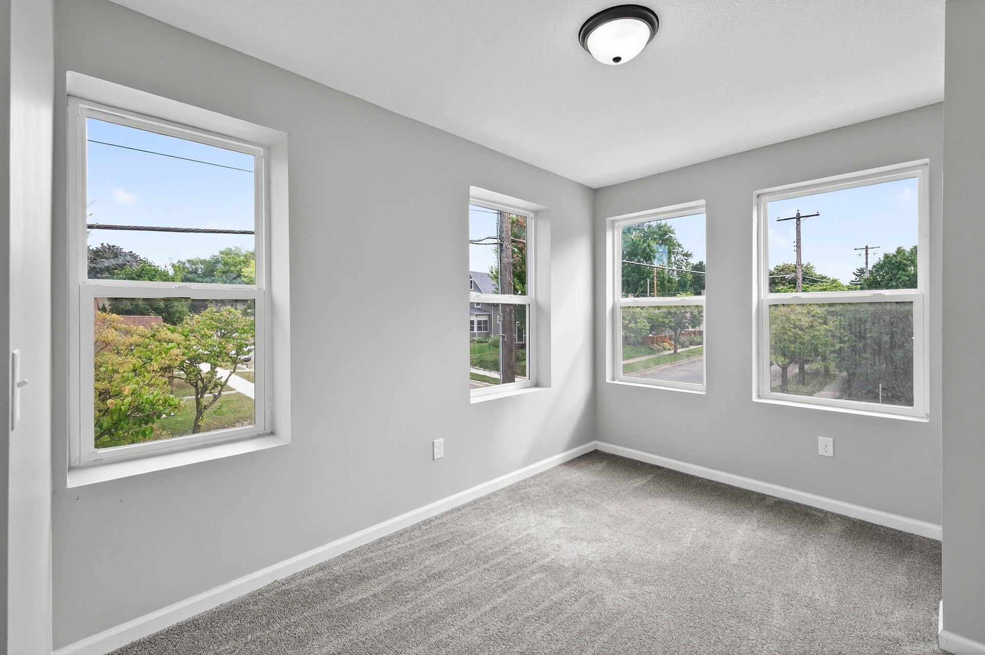 1235 Minnehaha Avenue E