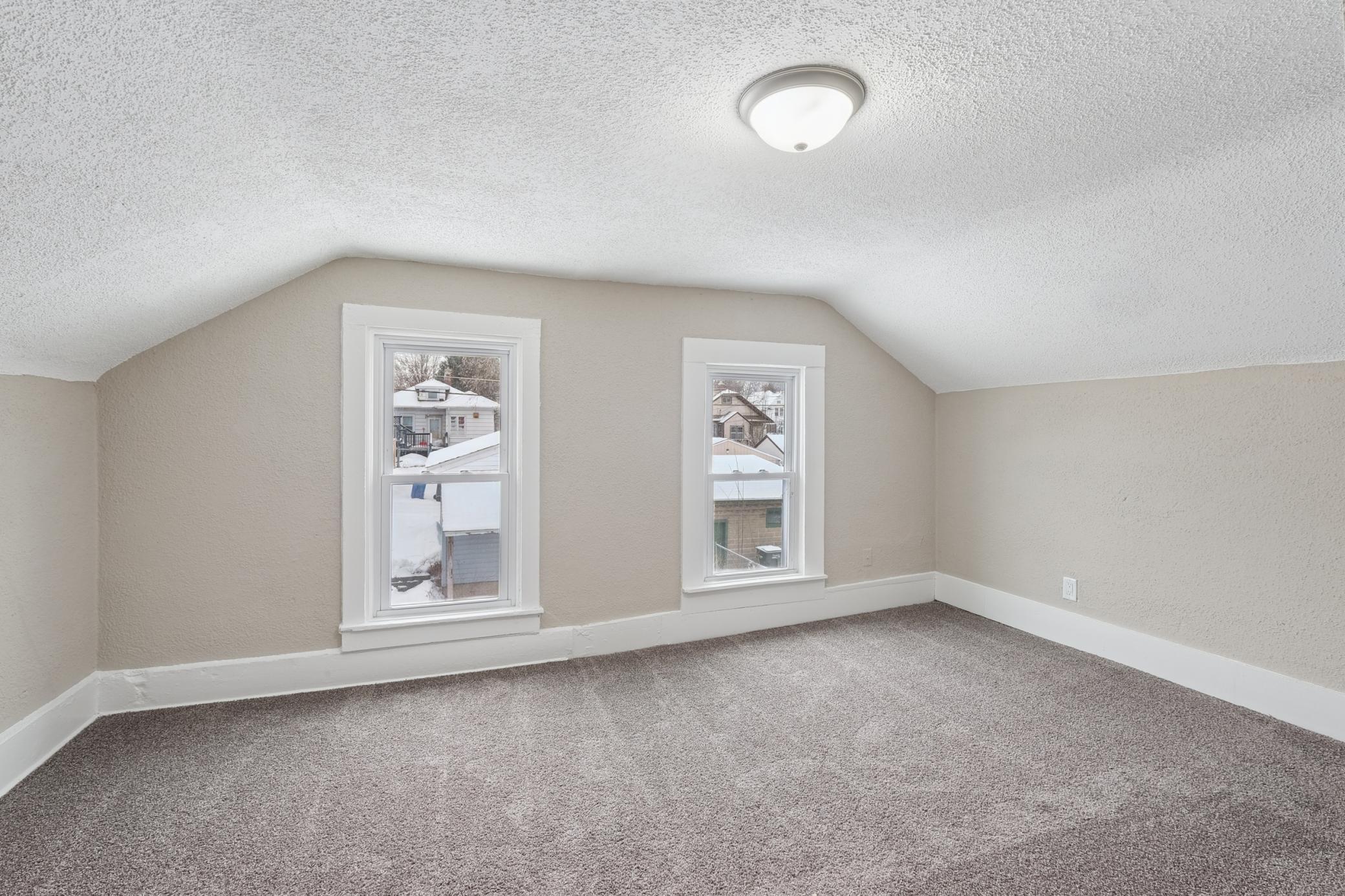 1250 Minnehaha Avenue E