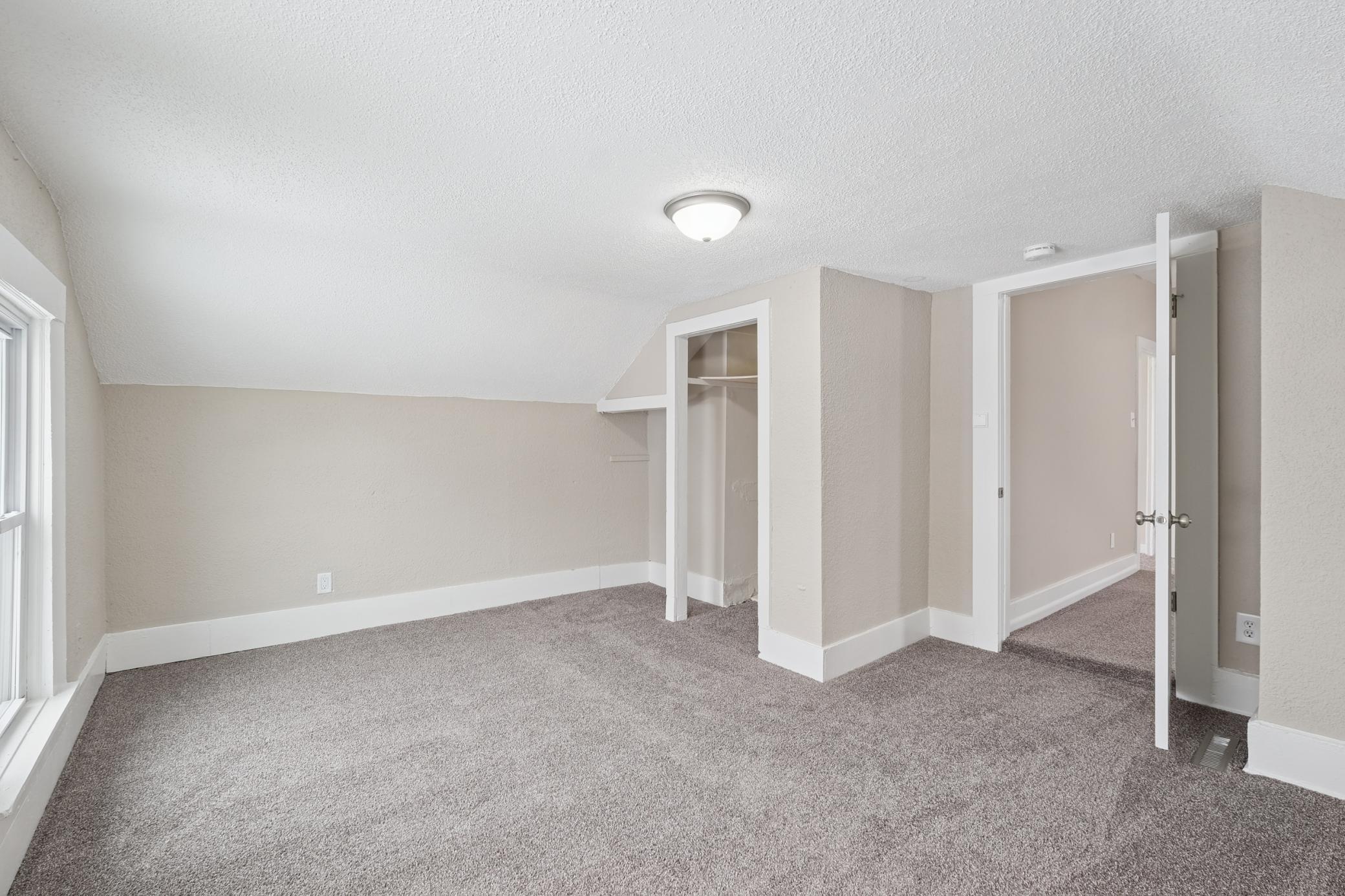 1250 Minnehaha Avenue E