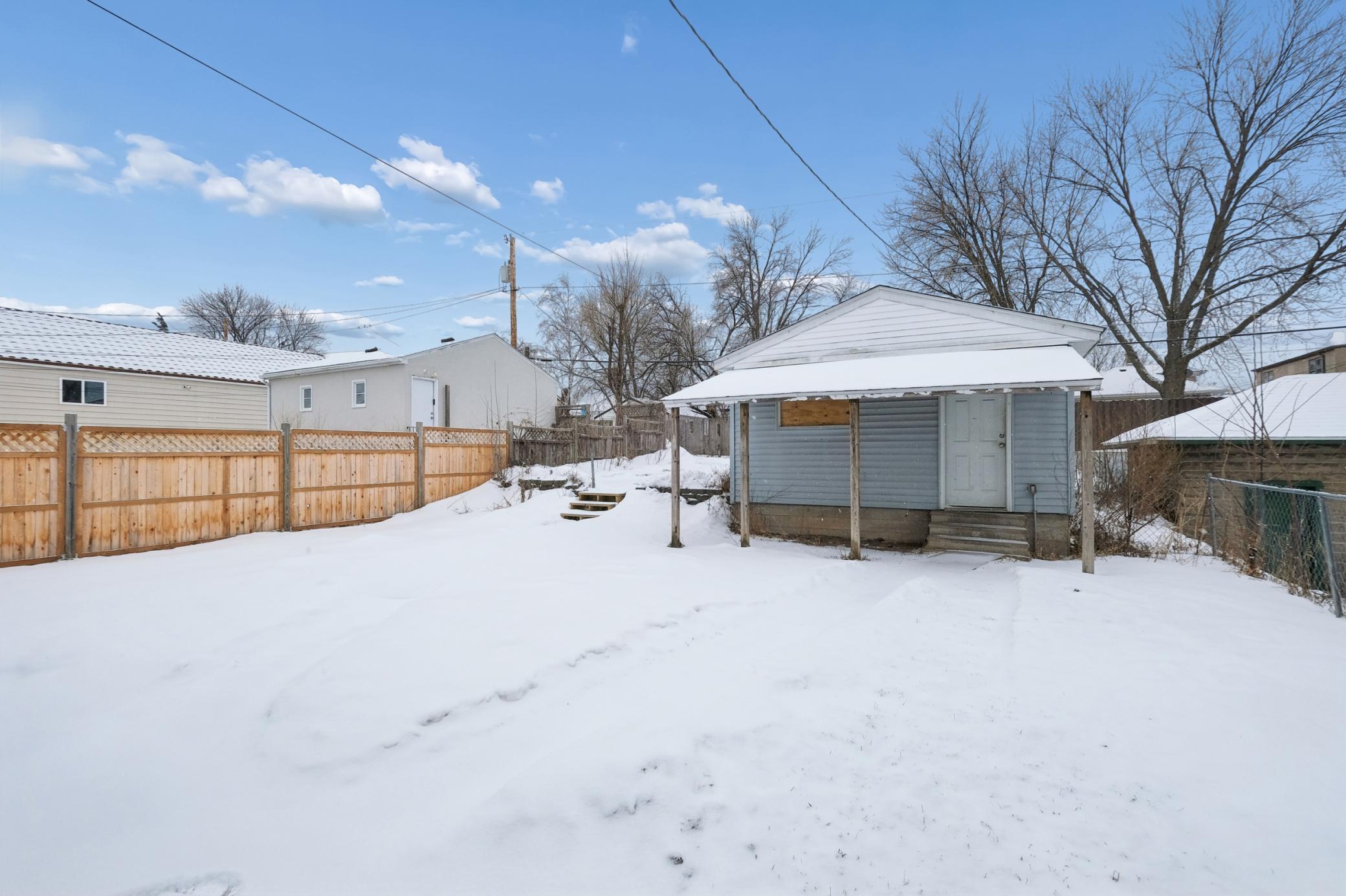 1250 Minnehaha Avenue E