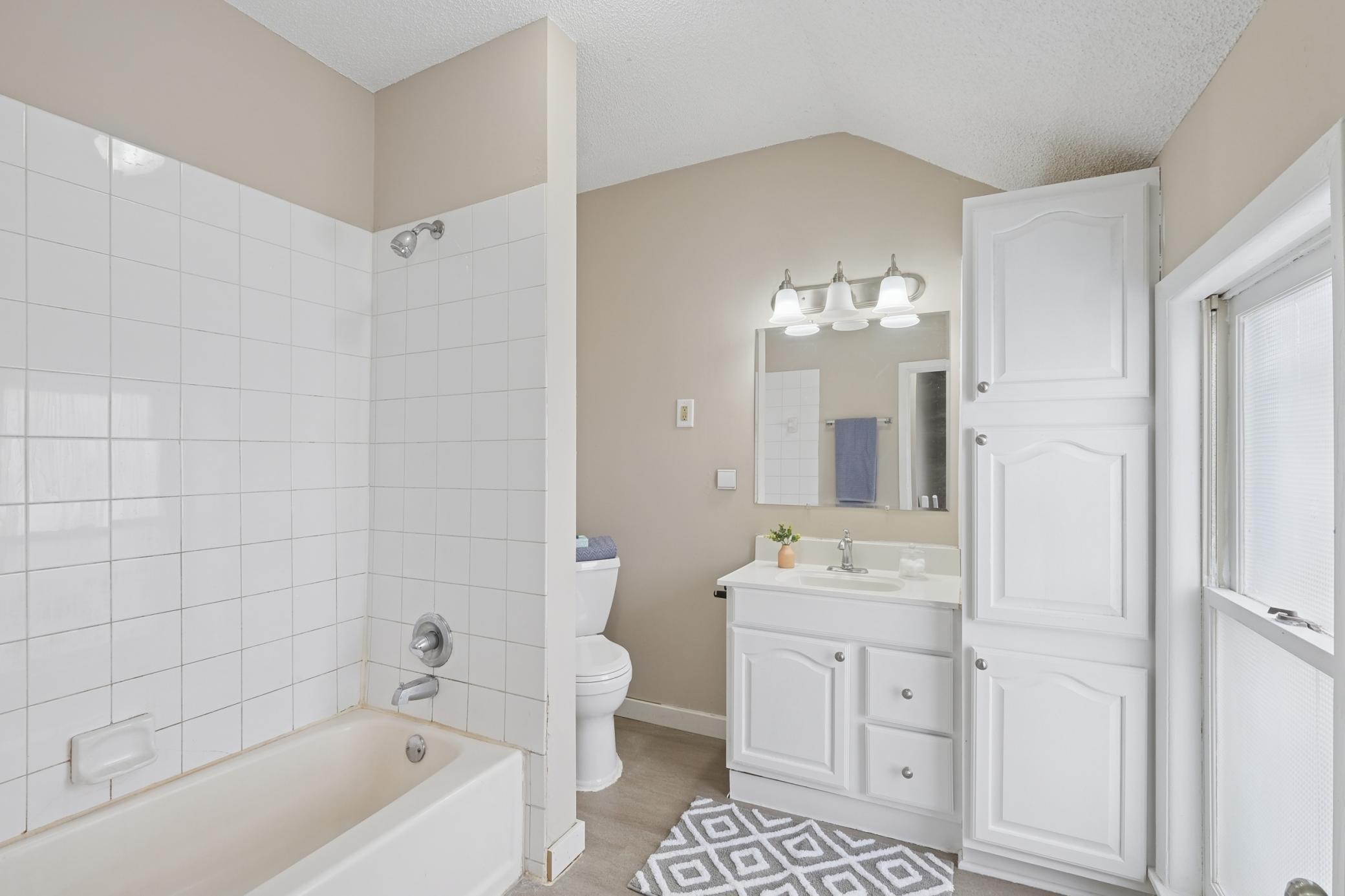 1250 Minnehaha Avenue E