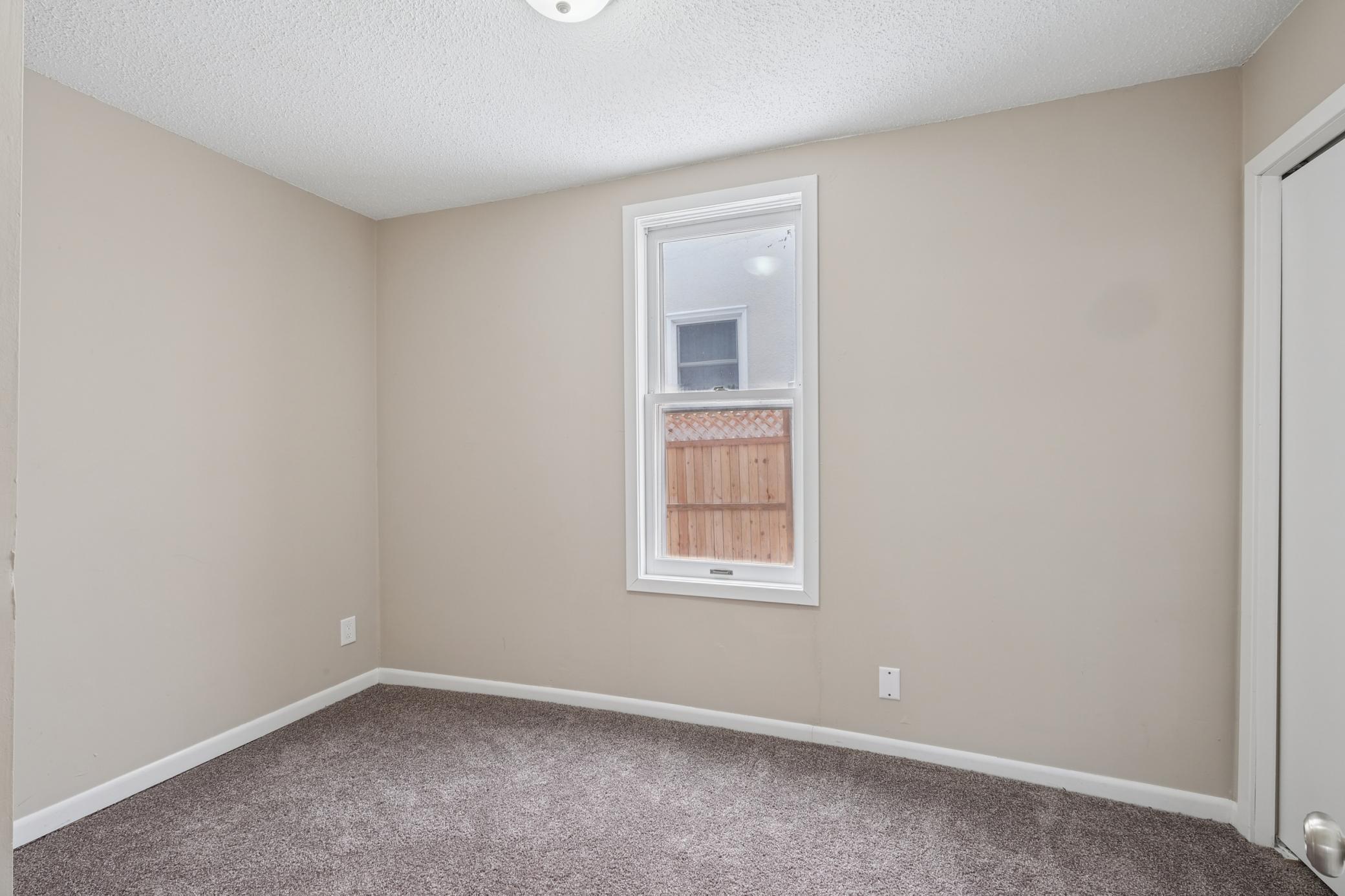 1250 Minnehaha Avenue E