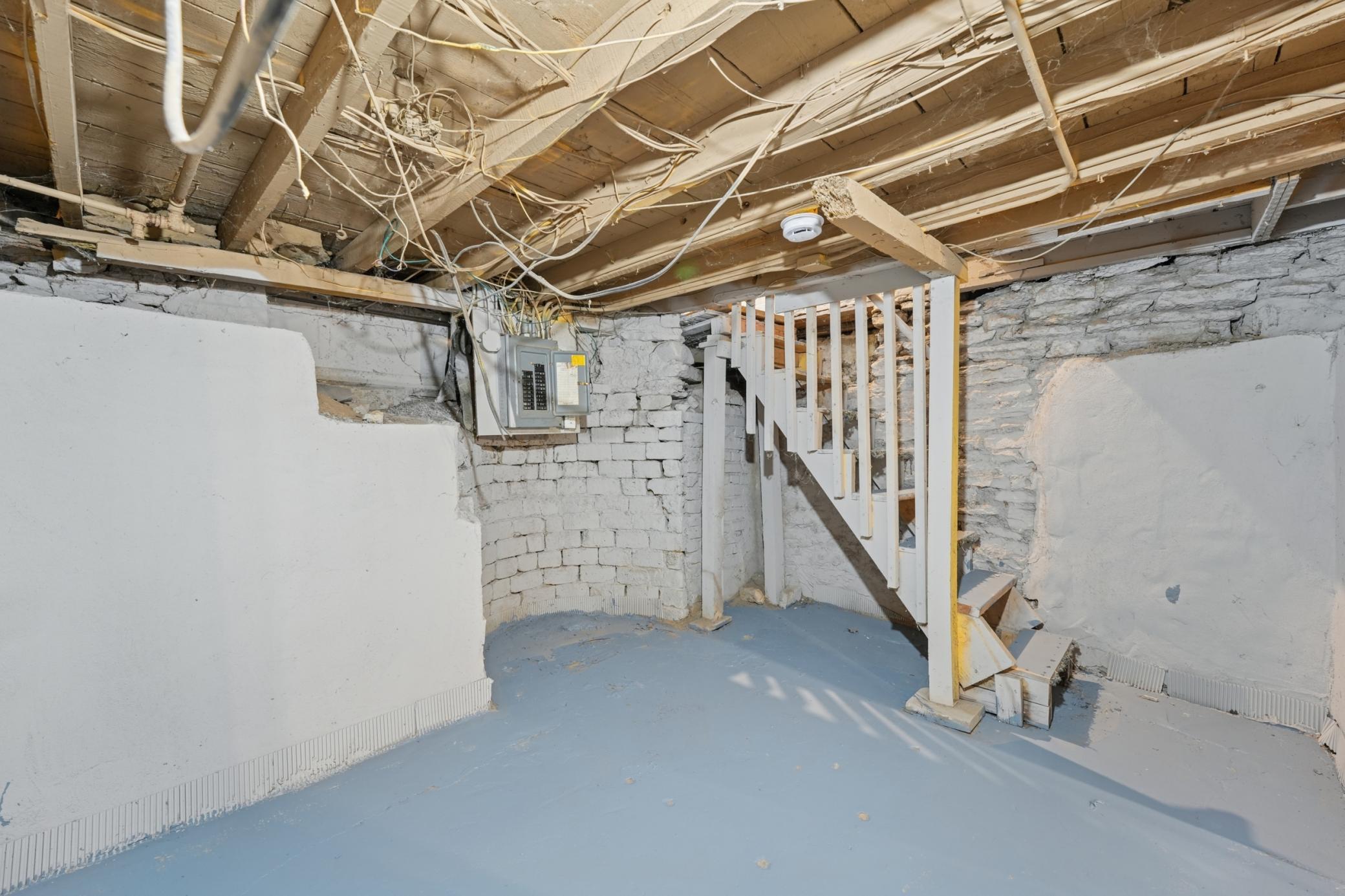 3619 Aldrich Avenue N