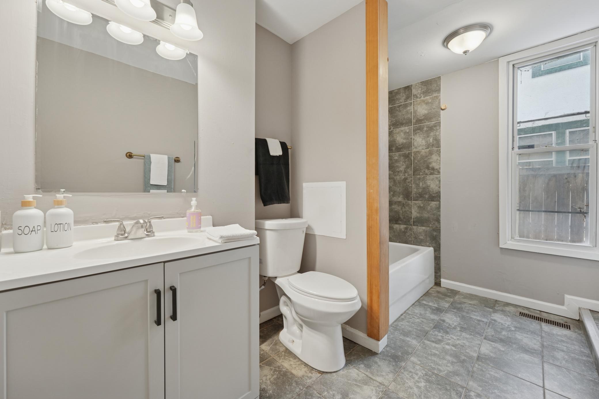 3619 Aldrich Avenue N