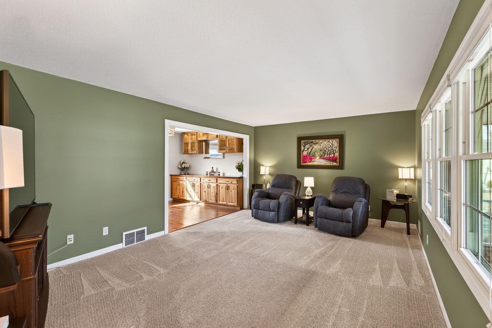 4425 Decatur Avenue N