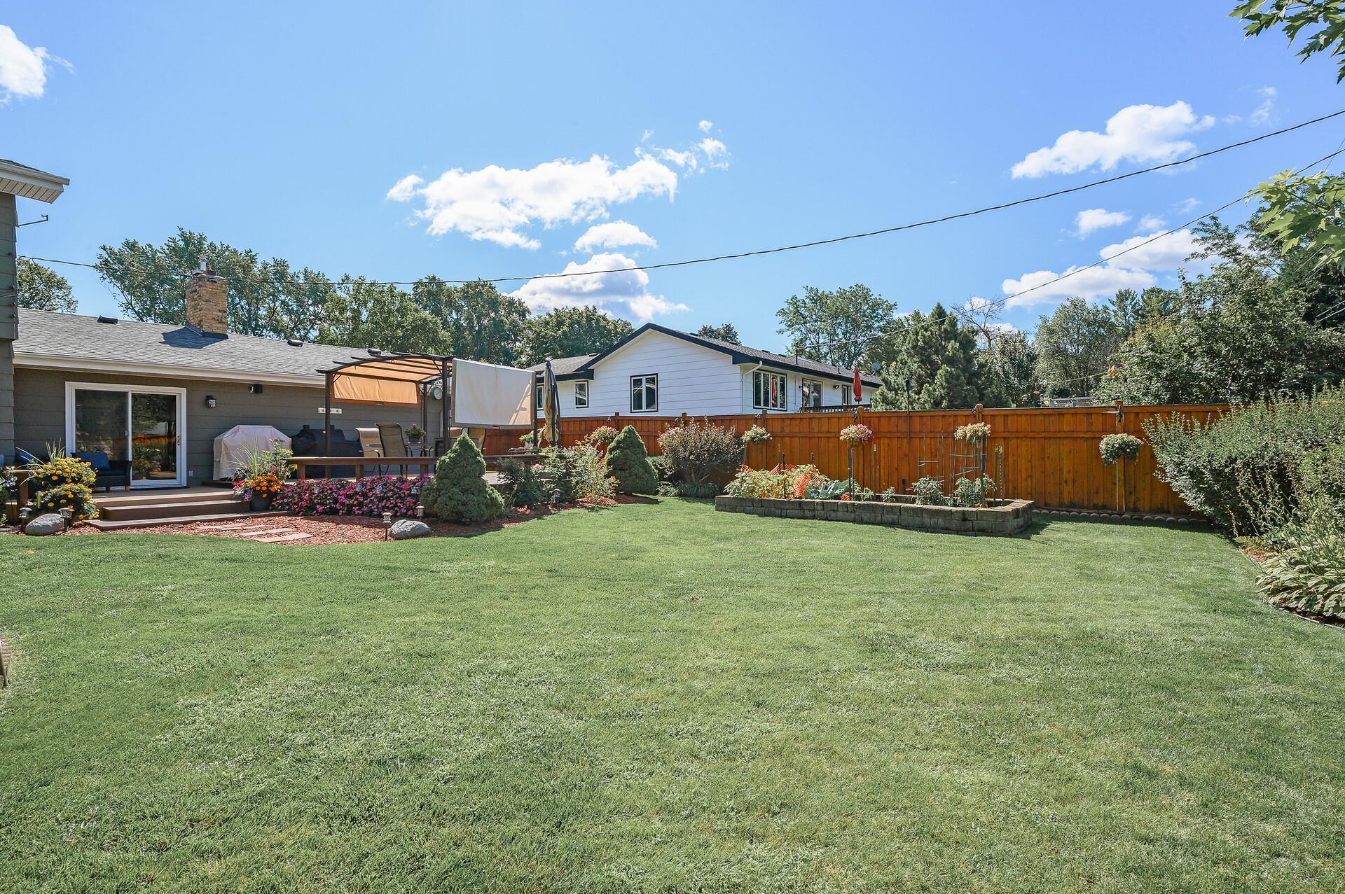 4425 Decatur Avenue N