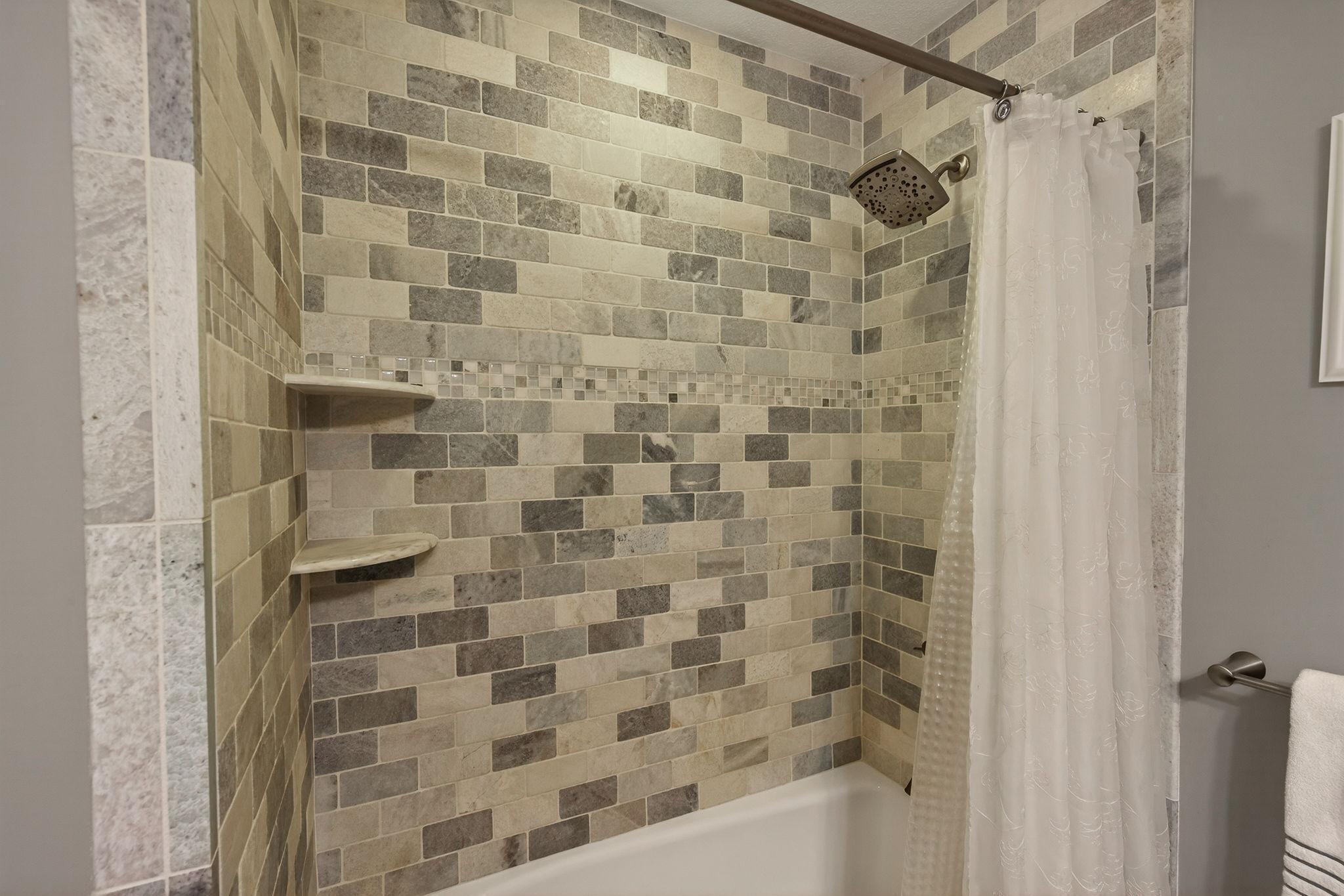 4425 Decatur Avenue N