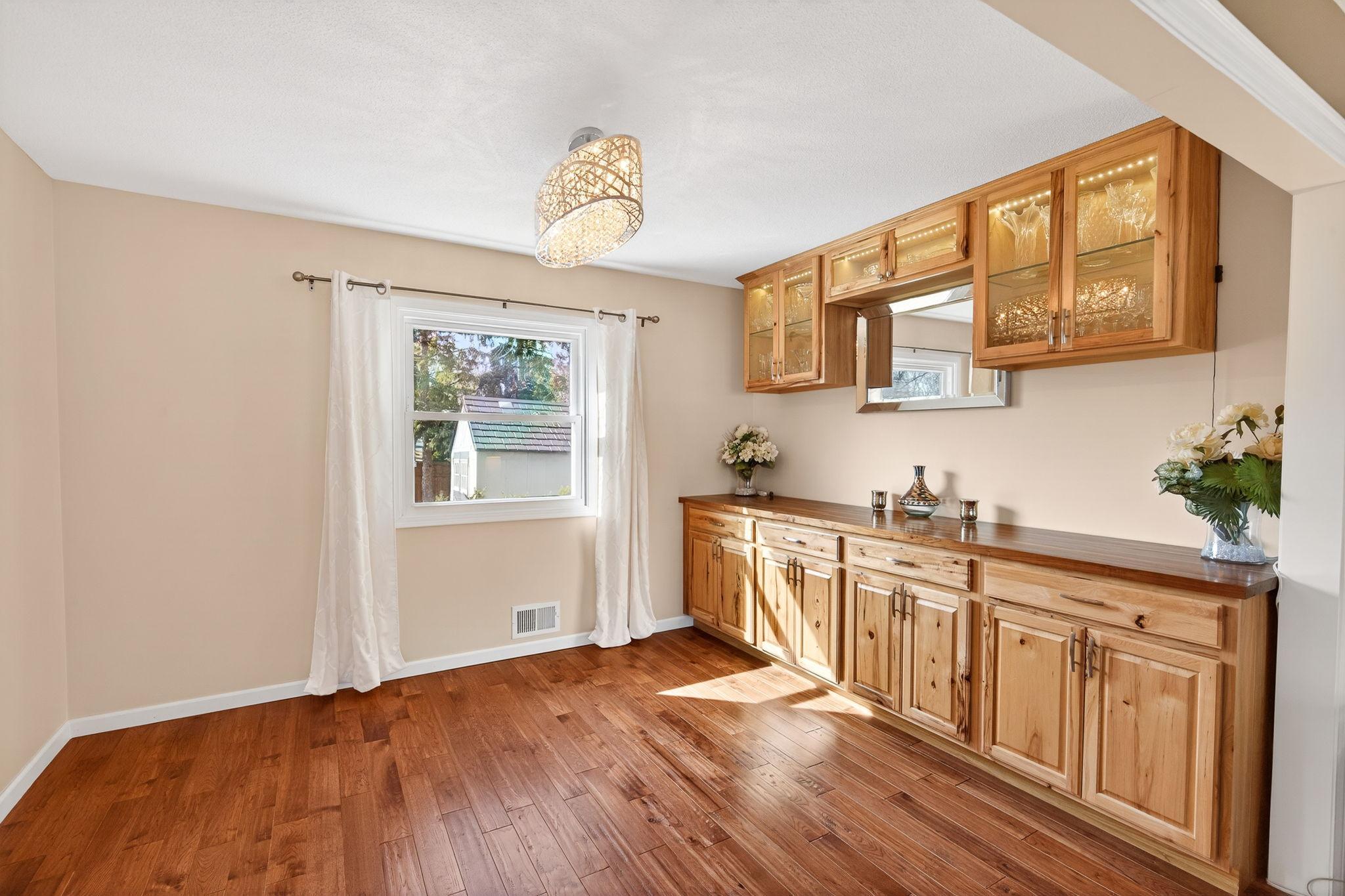 4425 Decatur Avenue N