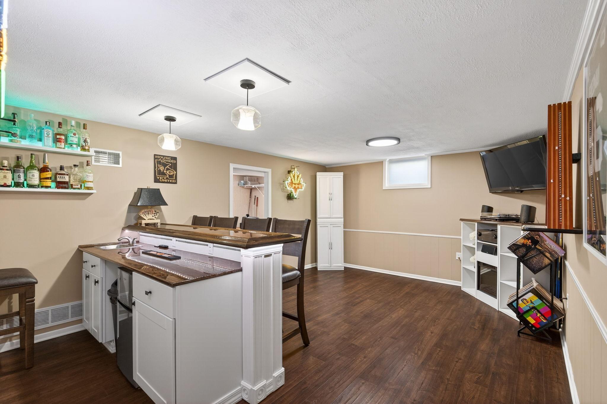 4425 Decatur Avenue N