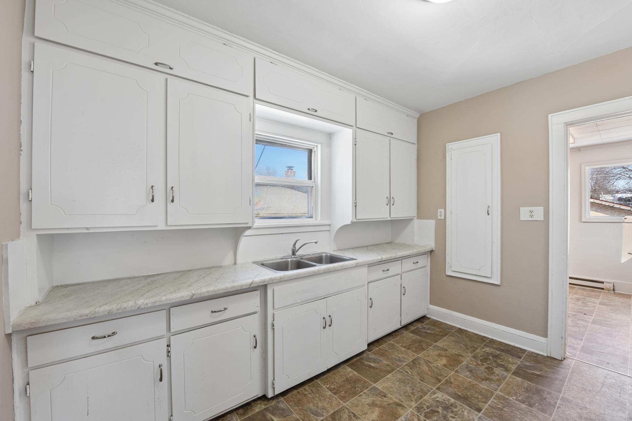 1237 5th Street E