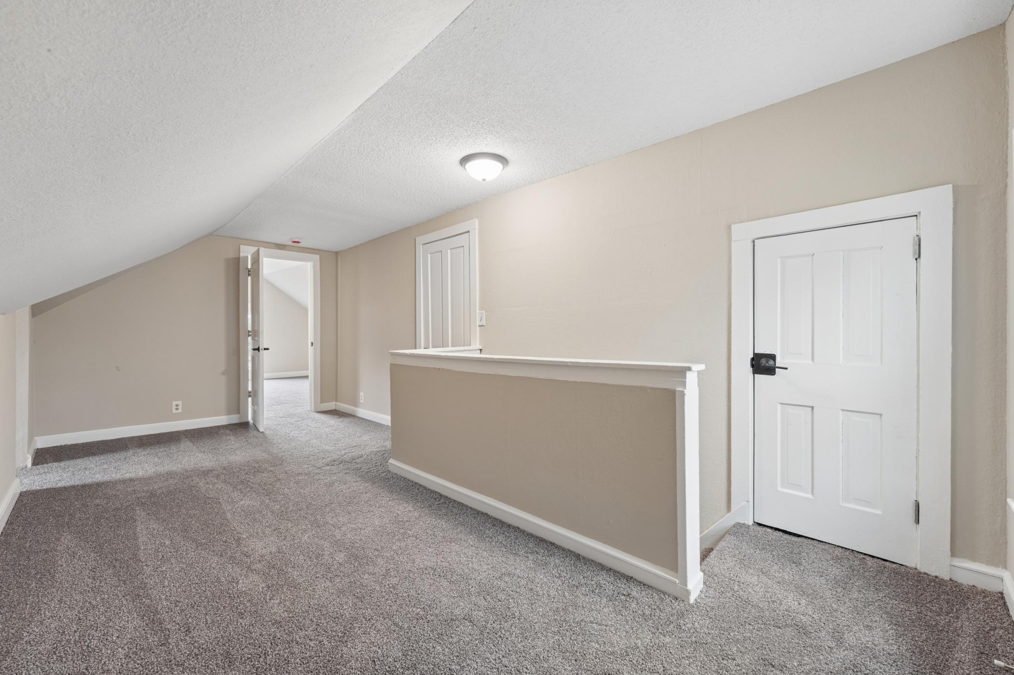 2811 Dupont Avenue N