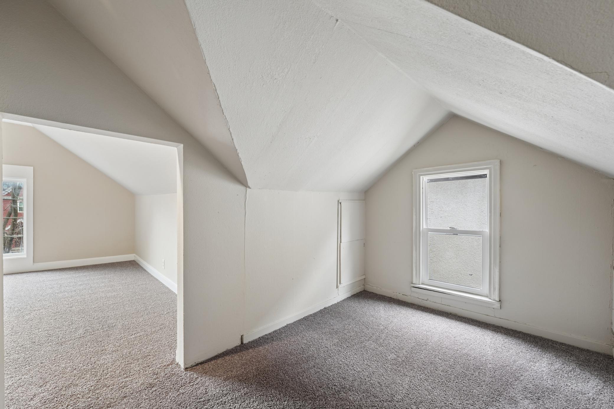 2811 Dupont Avenue N