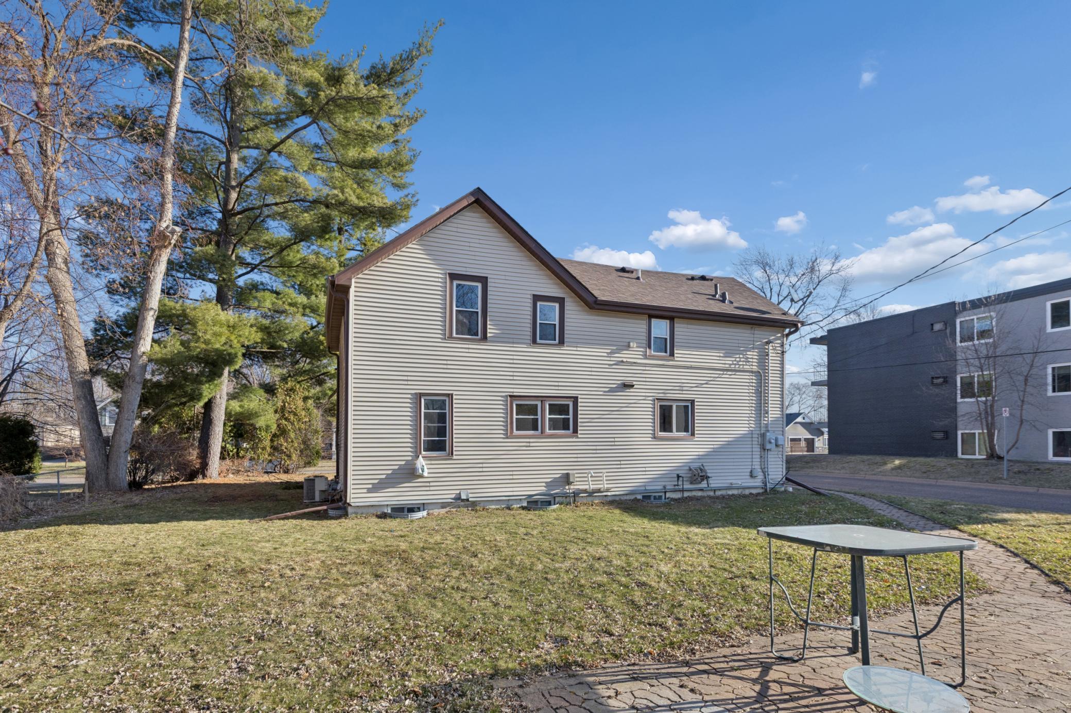 302 Benton Street