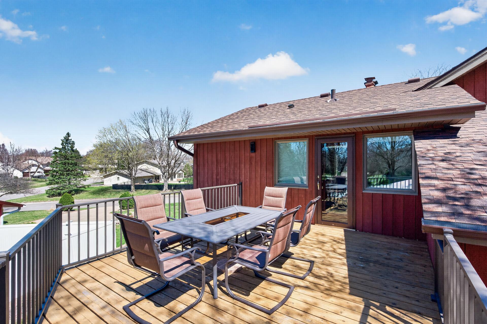 4615 Deerwood Lane N