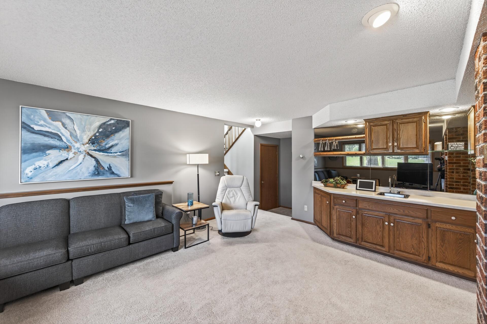 4615 Deerwood Lane N