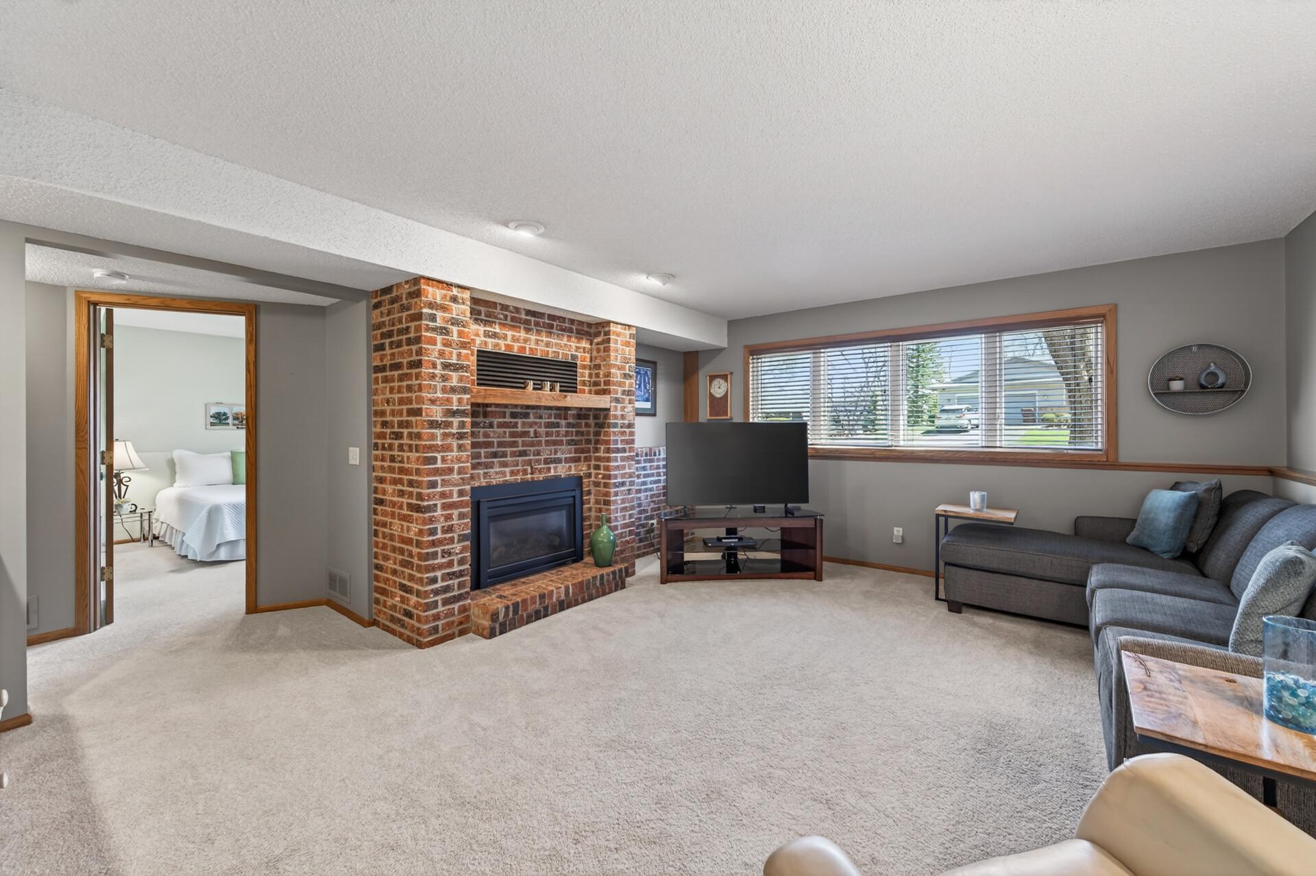 4615 Deerwood Lane N