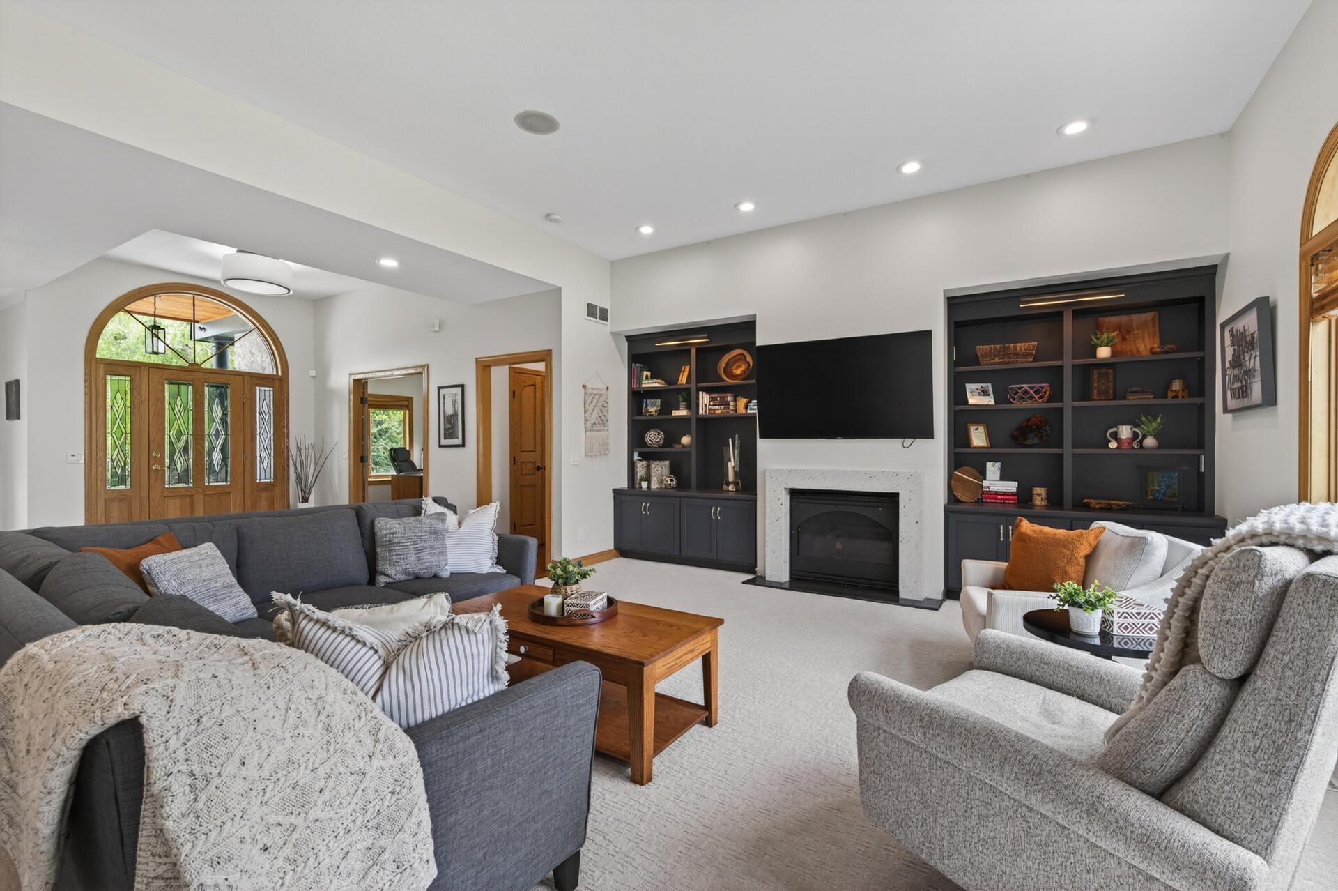 5555 Trenton Lane N