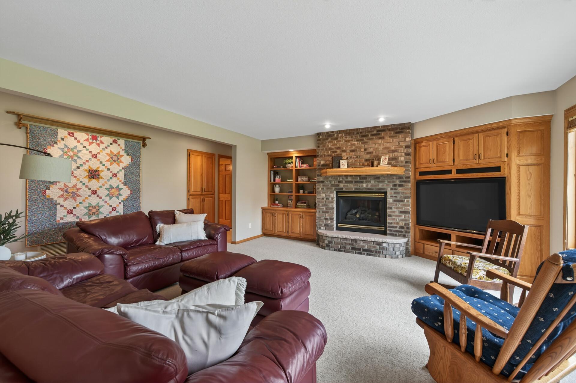 5555 Trenton Lane N