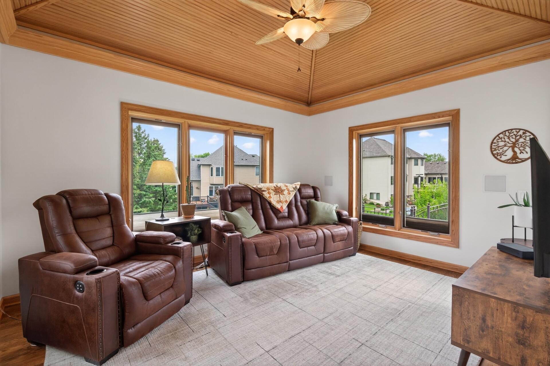 5555 Trenton Lane N