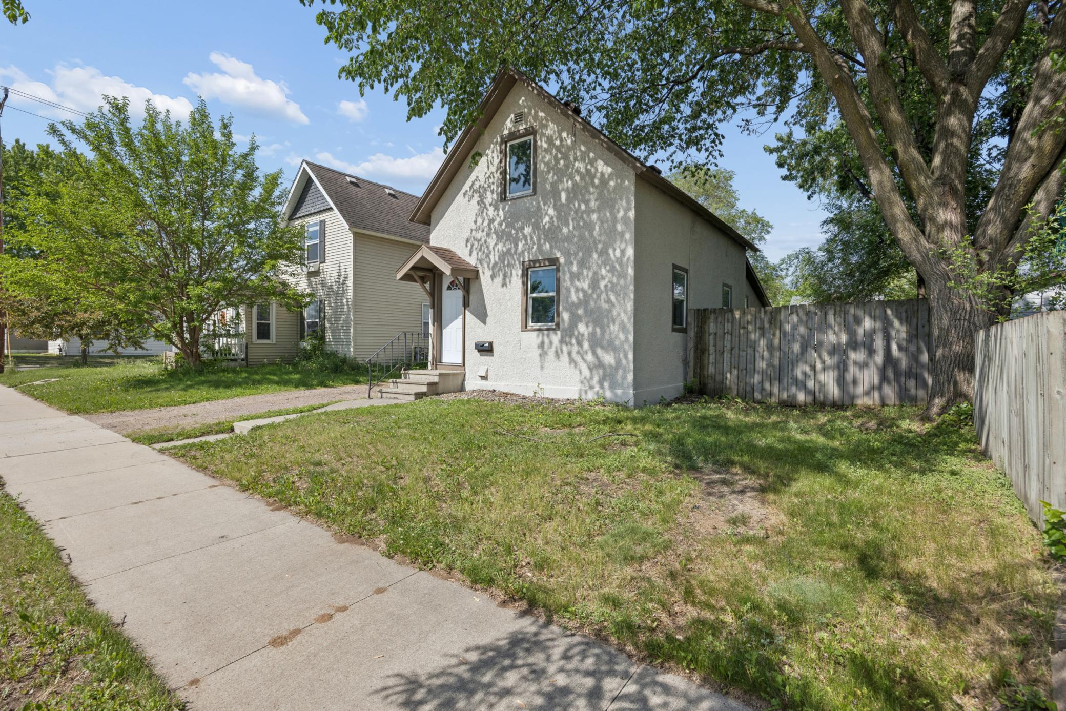 407 19 1/2 Avenue N