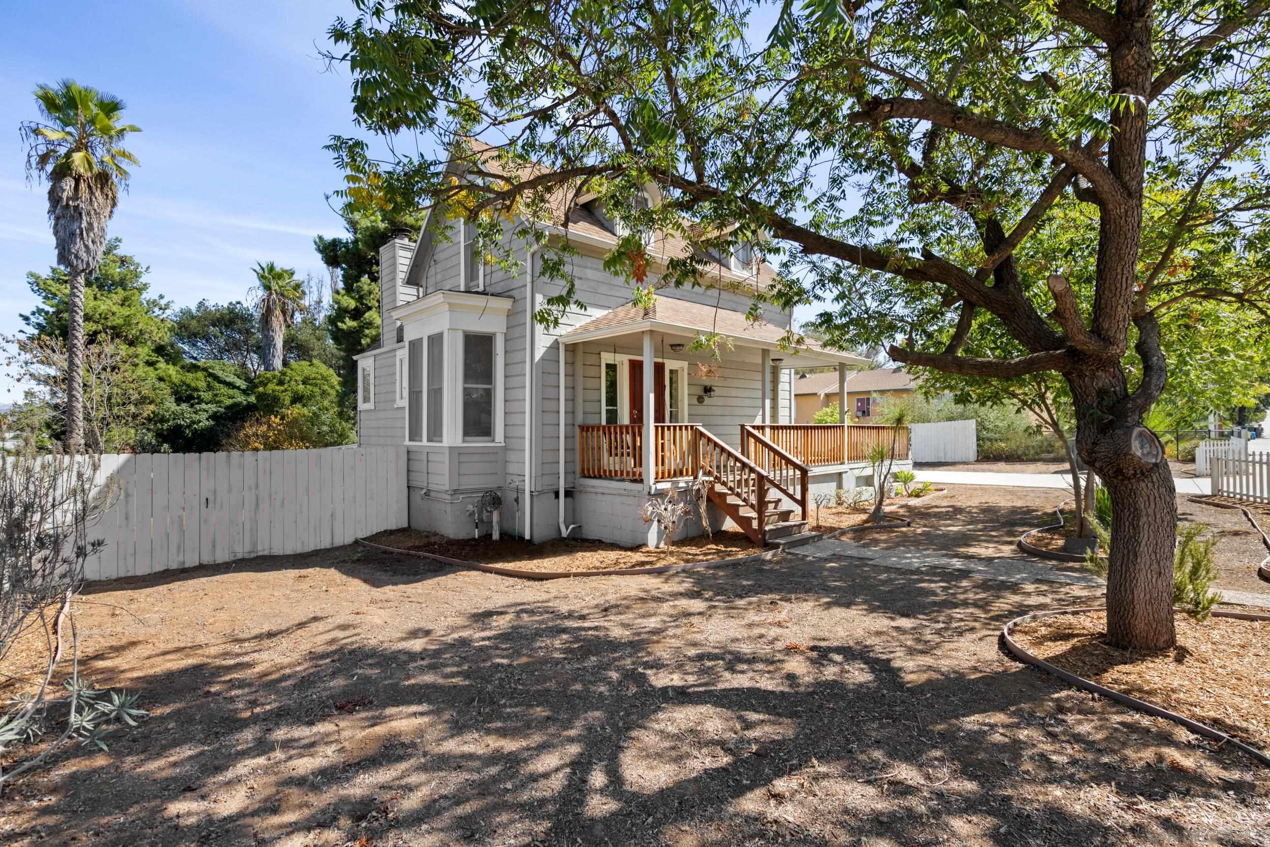 312 S Tulip St