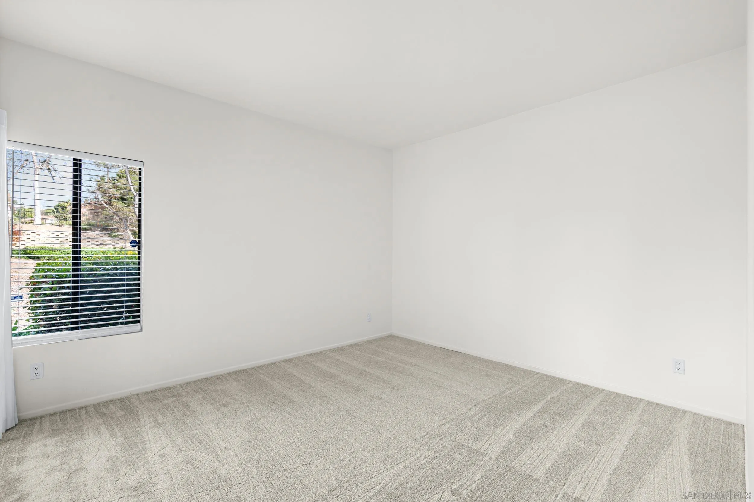 944 Lupine Hills Dr # 111