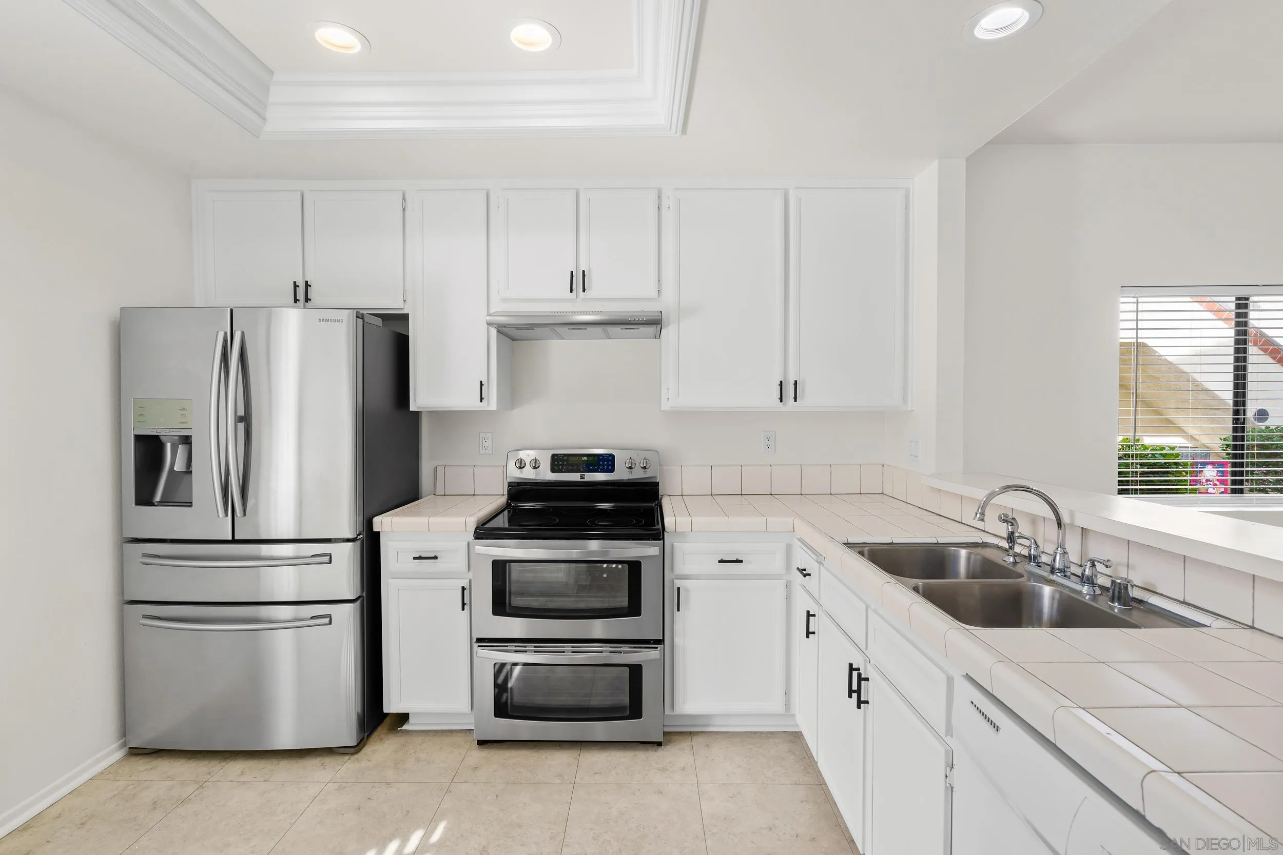 944 Lupine Hills Dr # 111