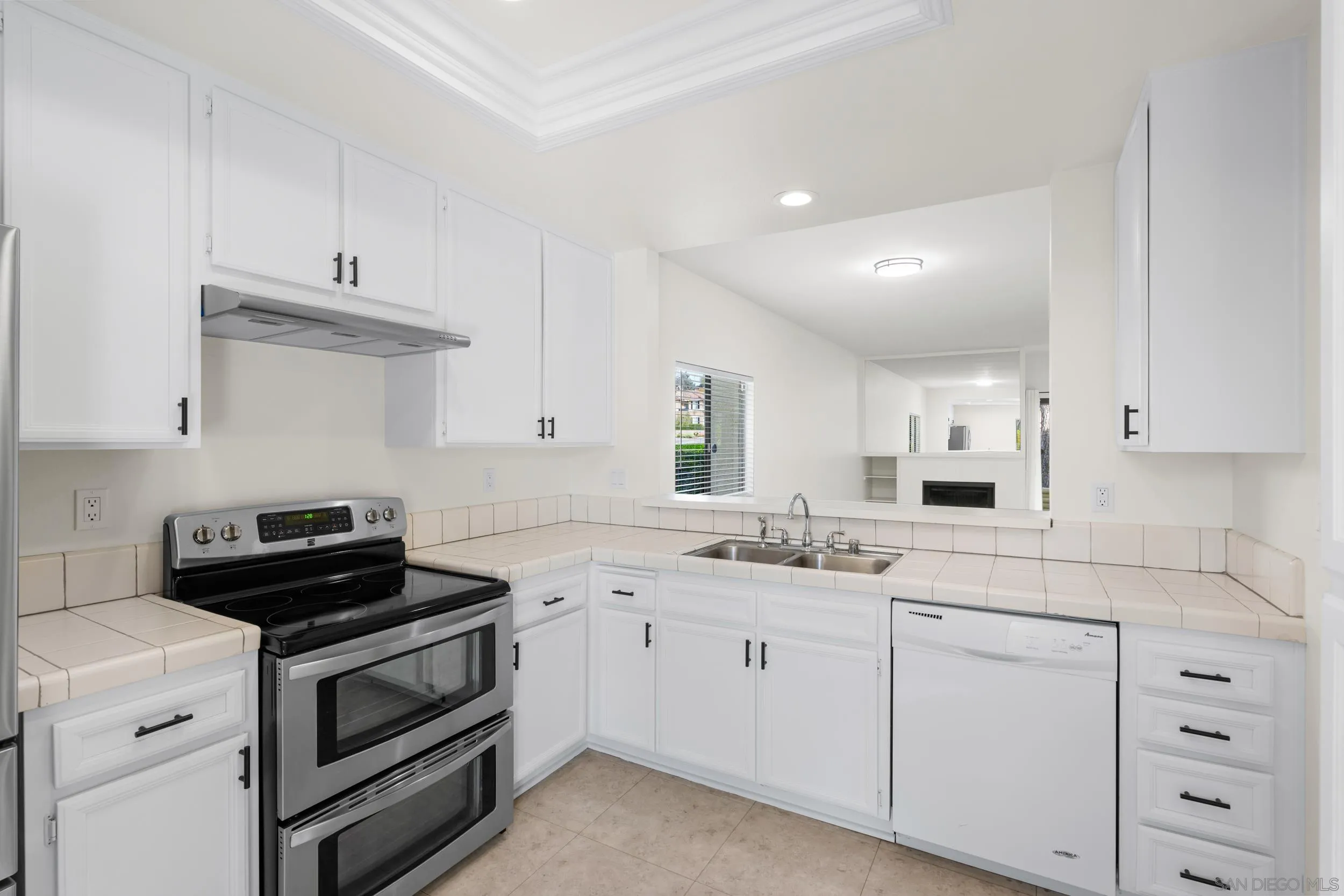 944 Lupine Hills Dr # 111