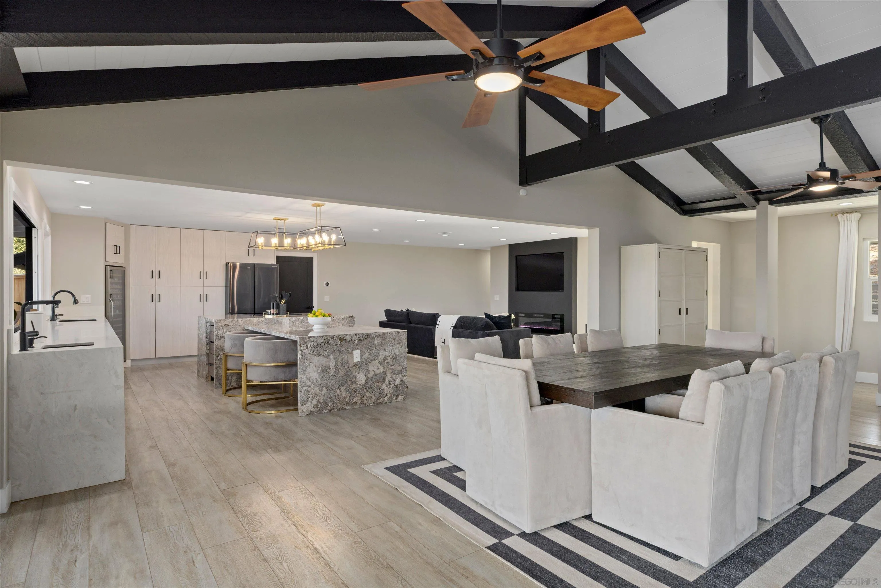521 Rancho Camino