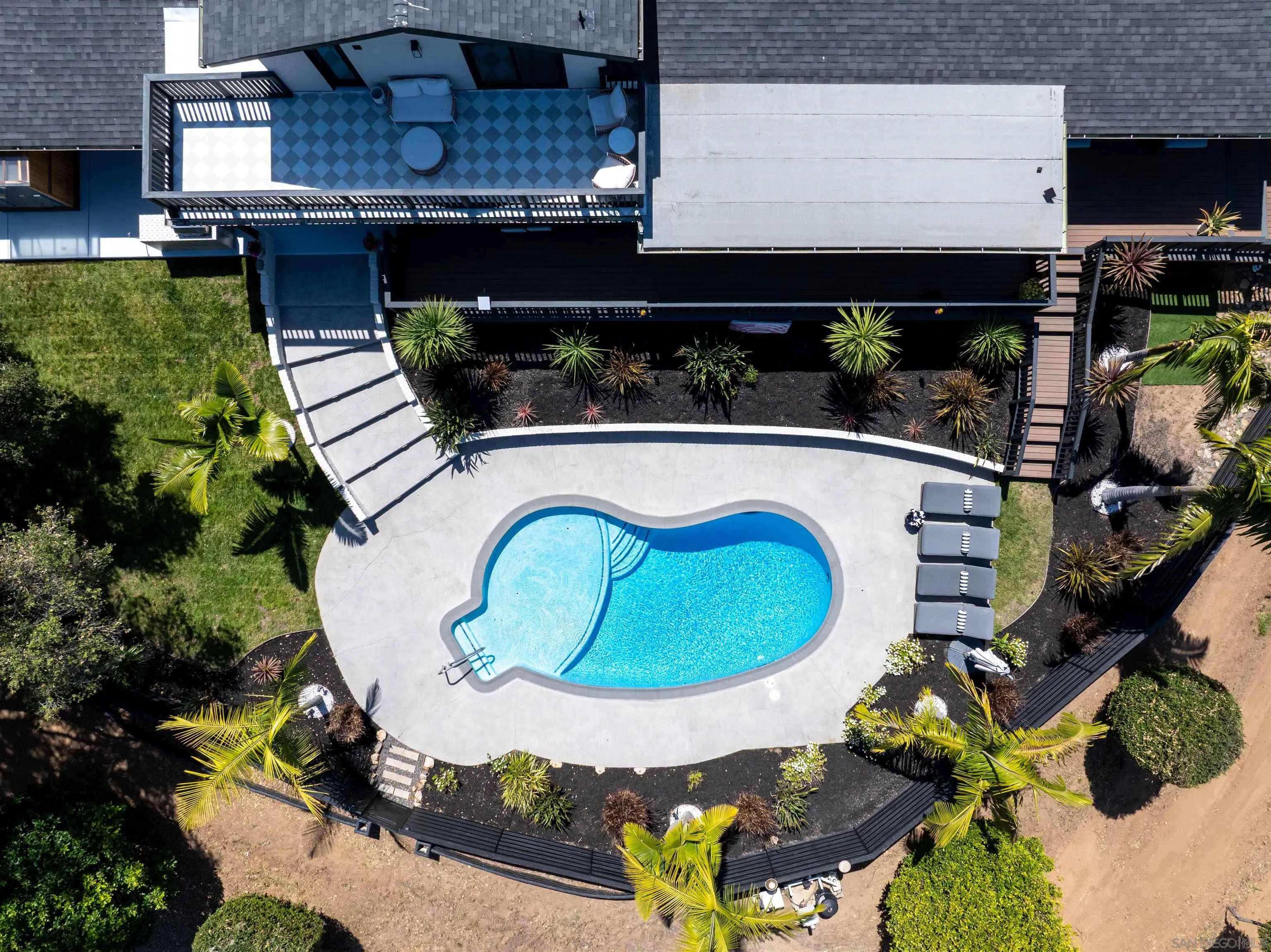 521 Rancho Camino