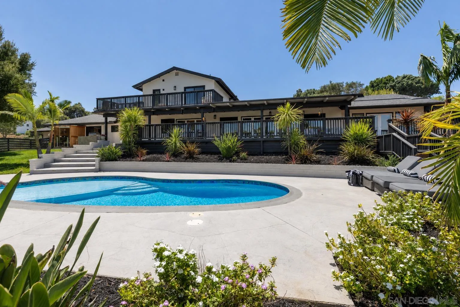 521 Rancho Camino