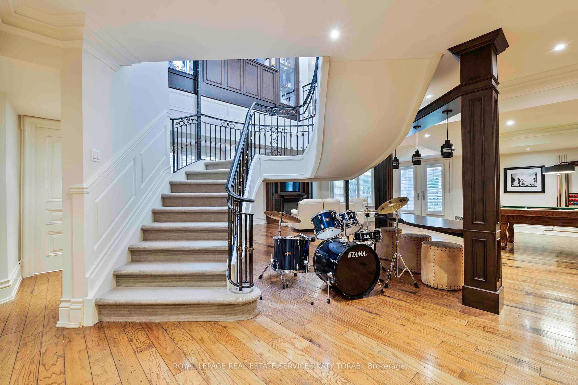 11 Doon Road, Toronto