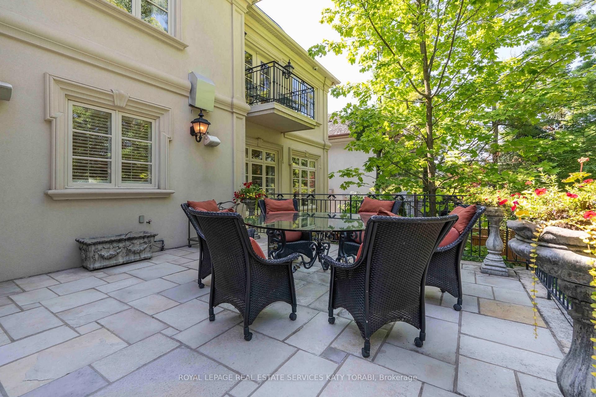 11 Doon Road, Toronto